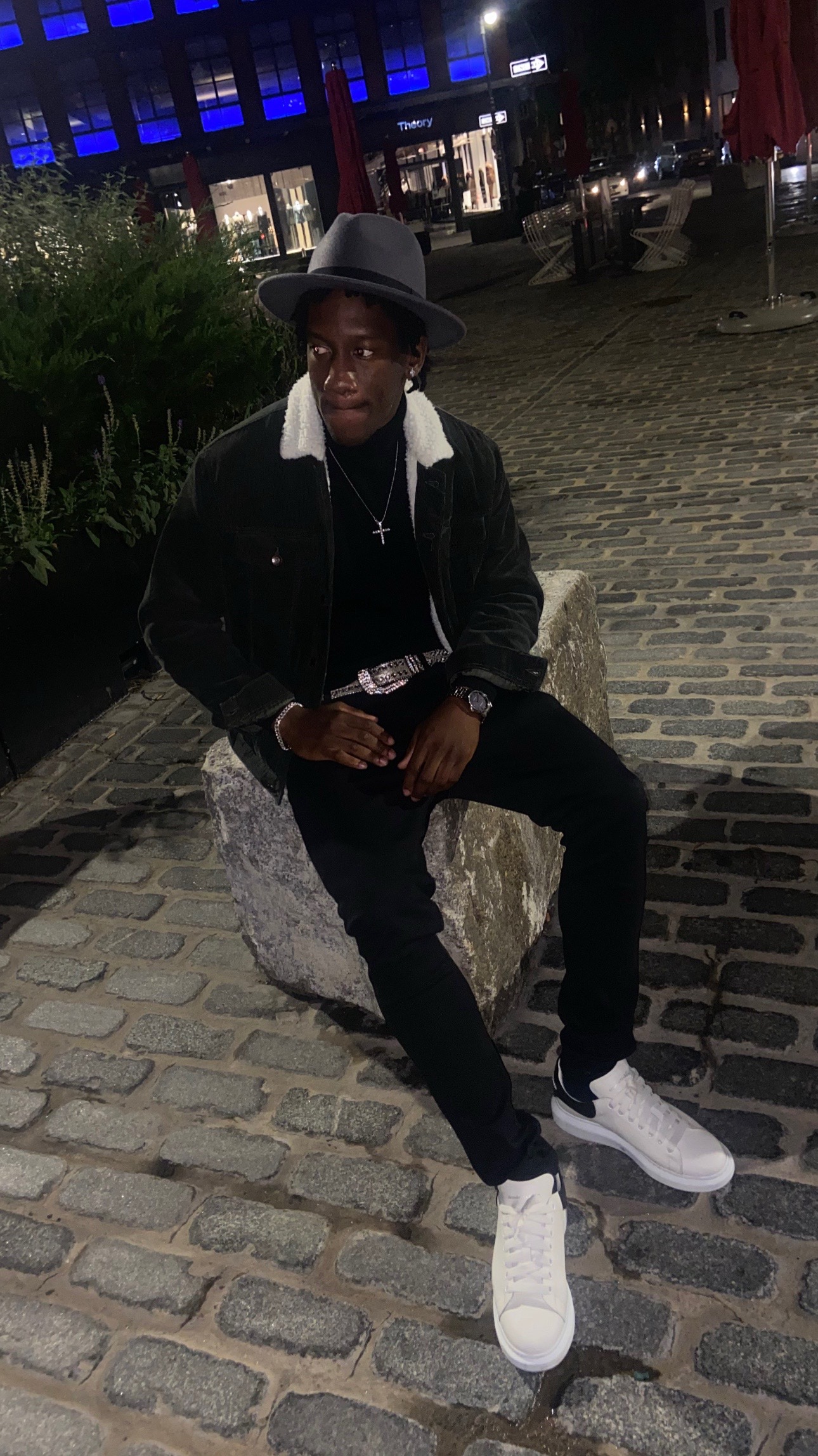 @Jaybenzoe