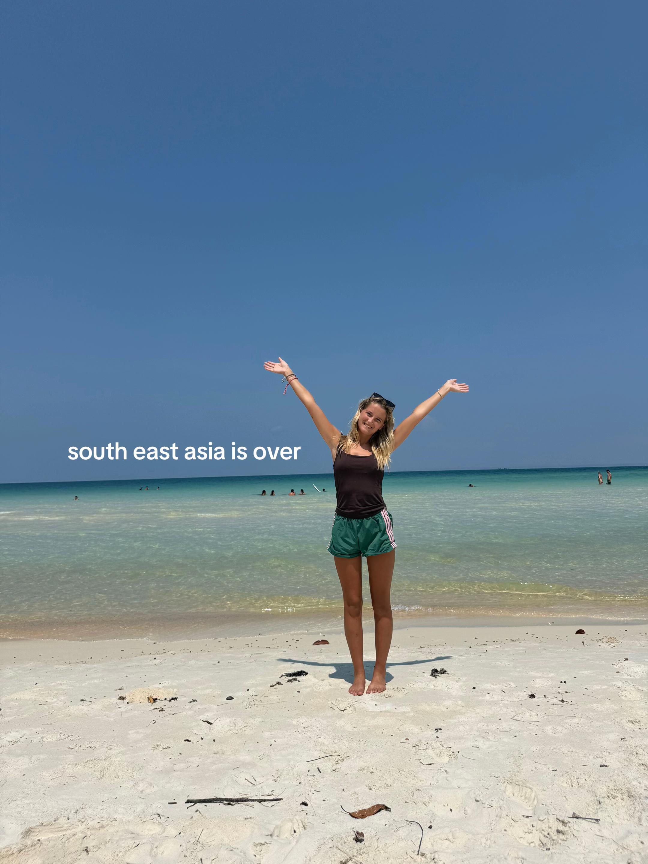 @Leah & Ru| Travels 🌎