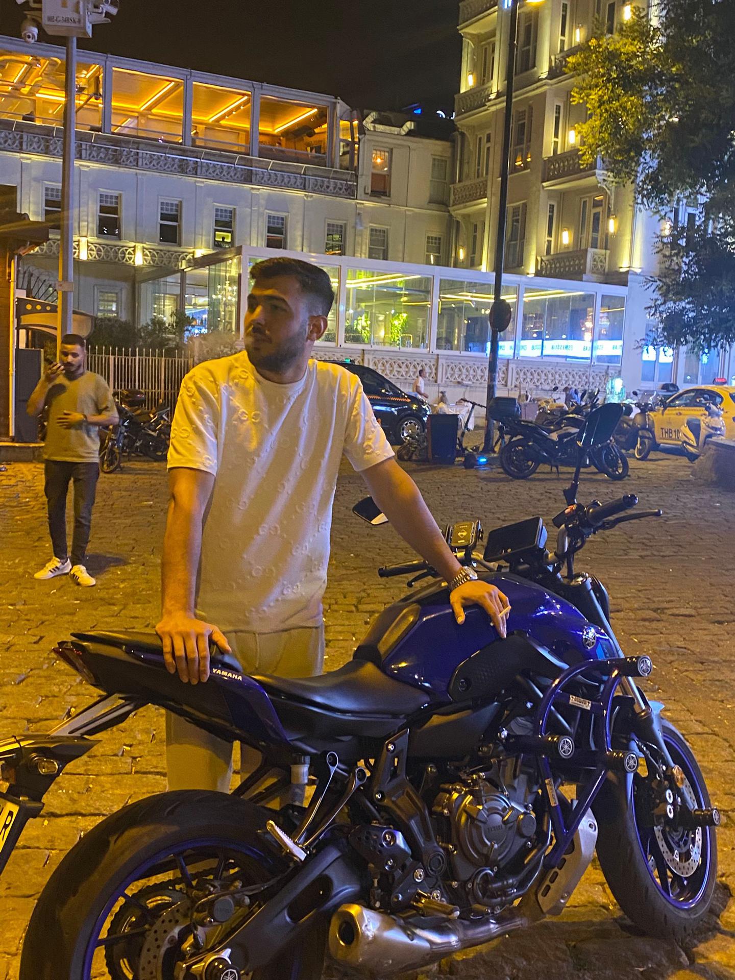 @Bayro
