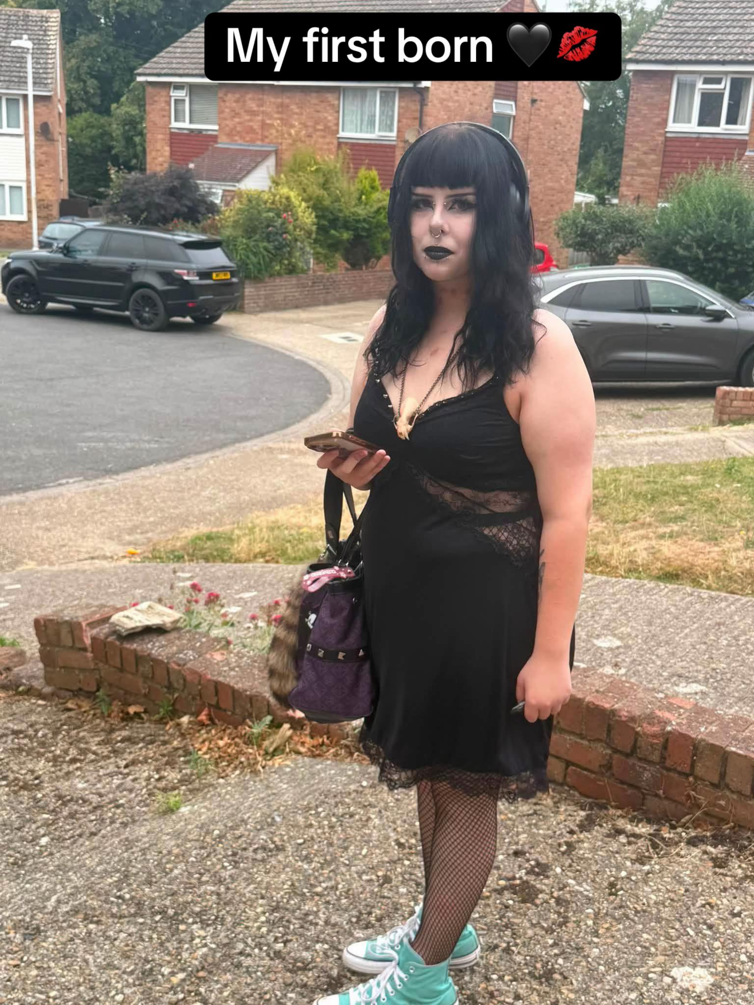 @💋🖤Mama sw33t but psycho💋🖤