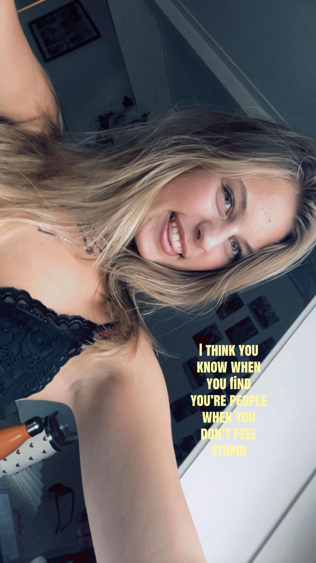 @𝐄𝐬𝐦𝐞𝐞🌸