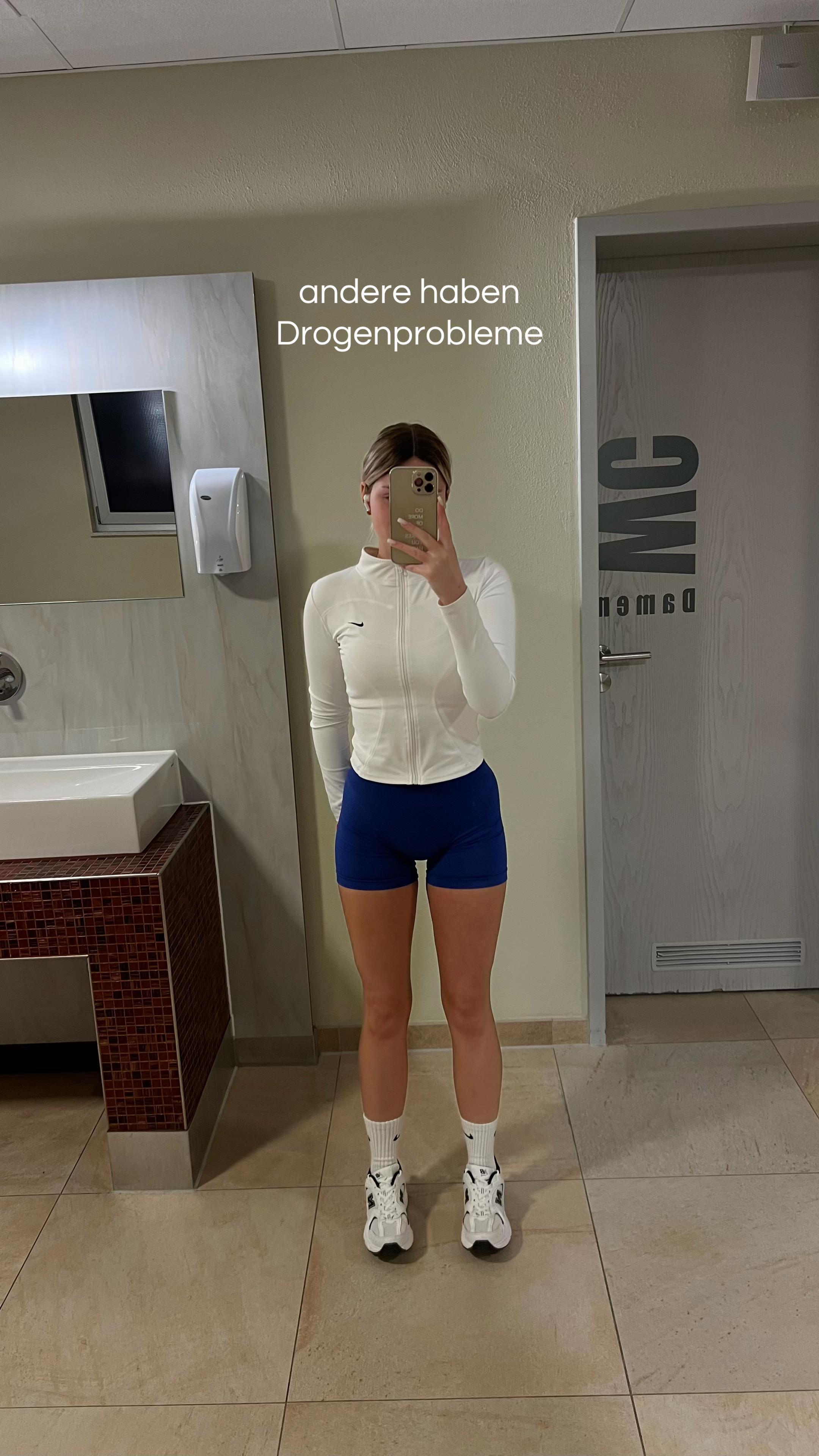 @mariiiiee03