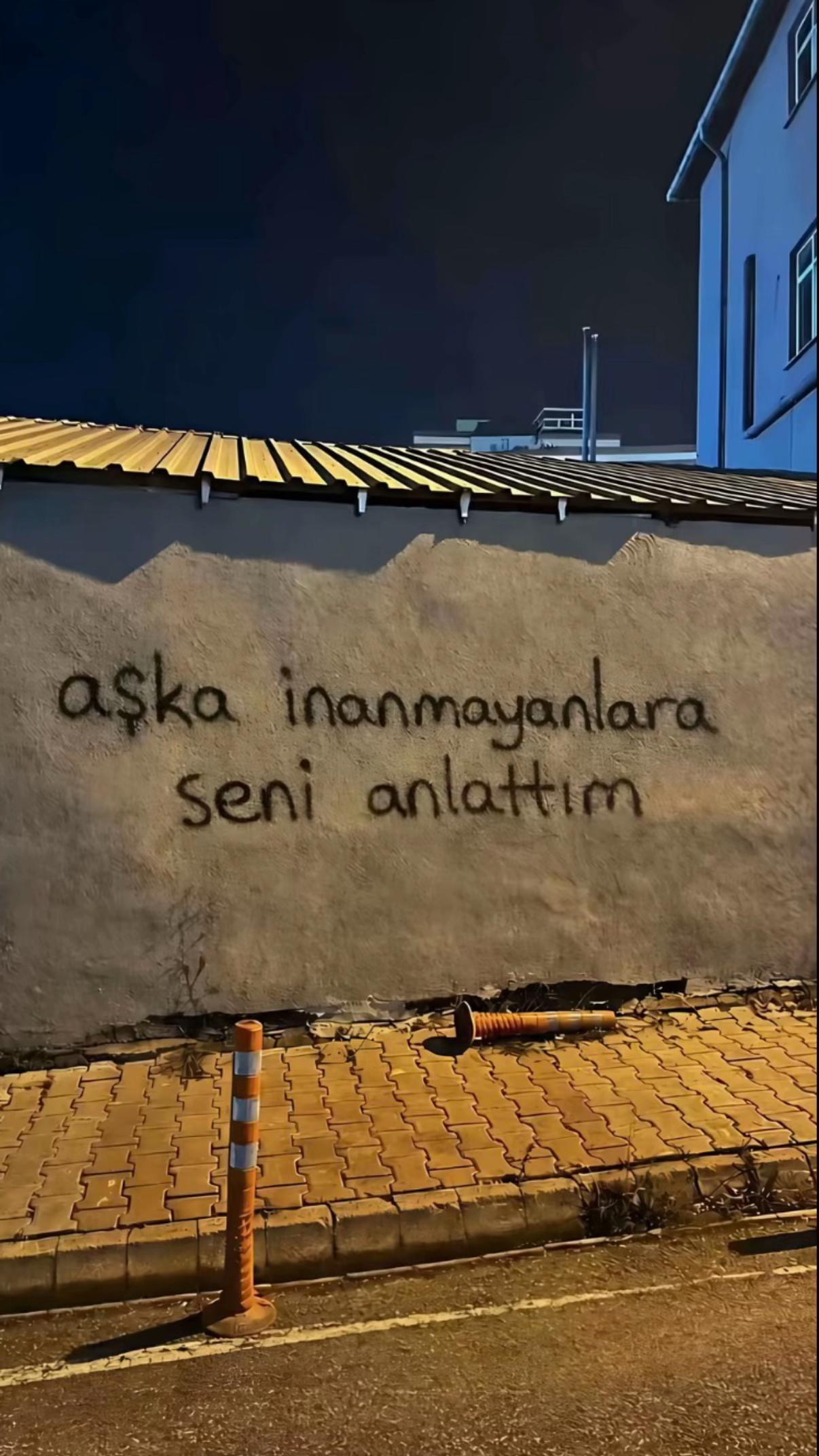 @𝐚𝐝𝐚𝐧𝐚𝐥i