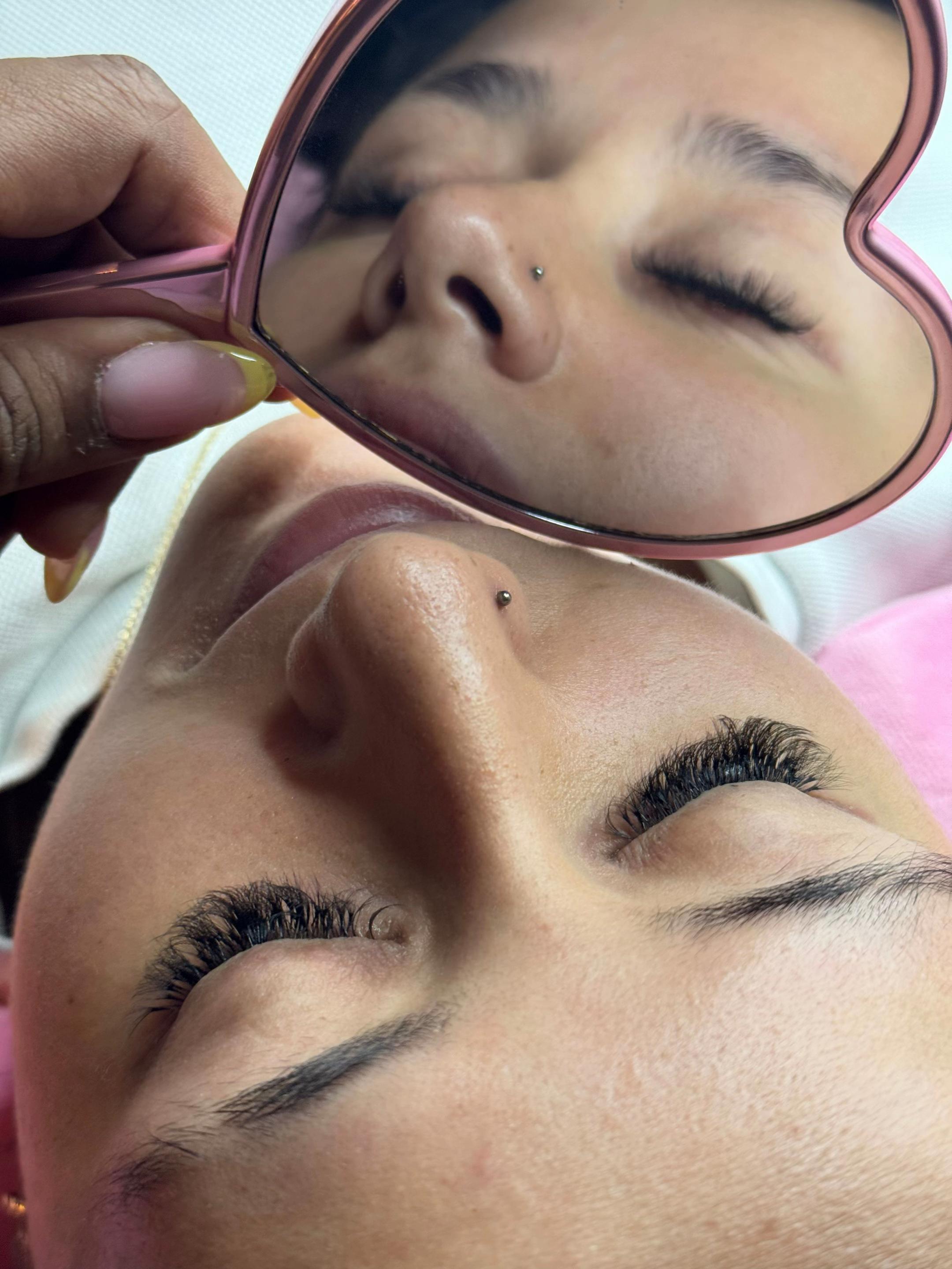 @Firstlashroom_Antwerpen