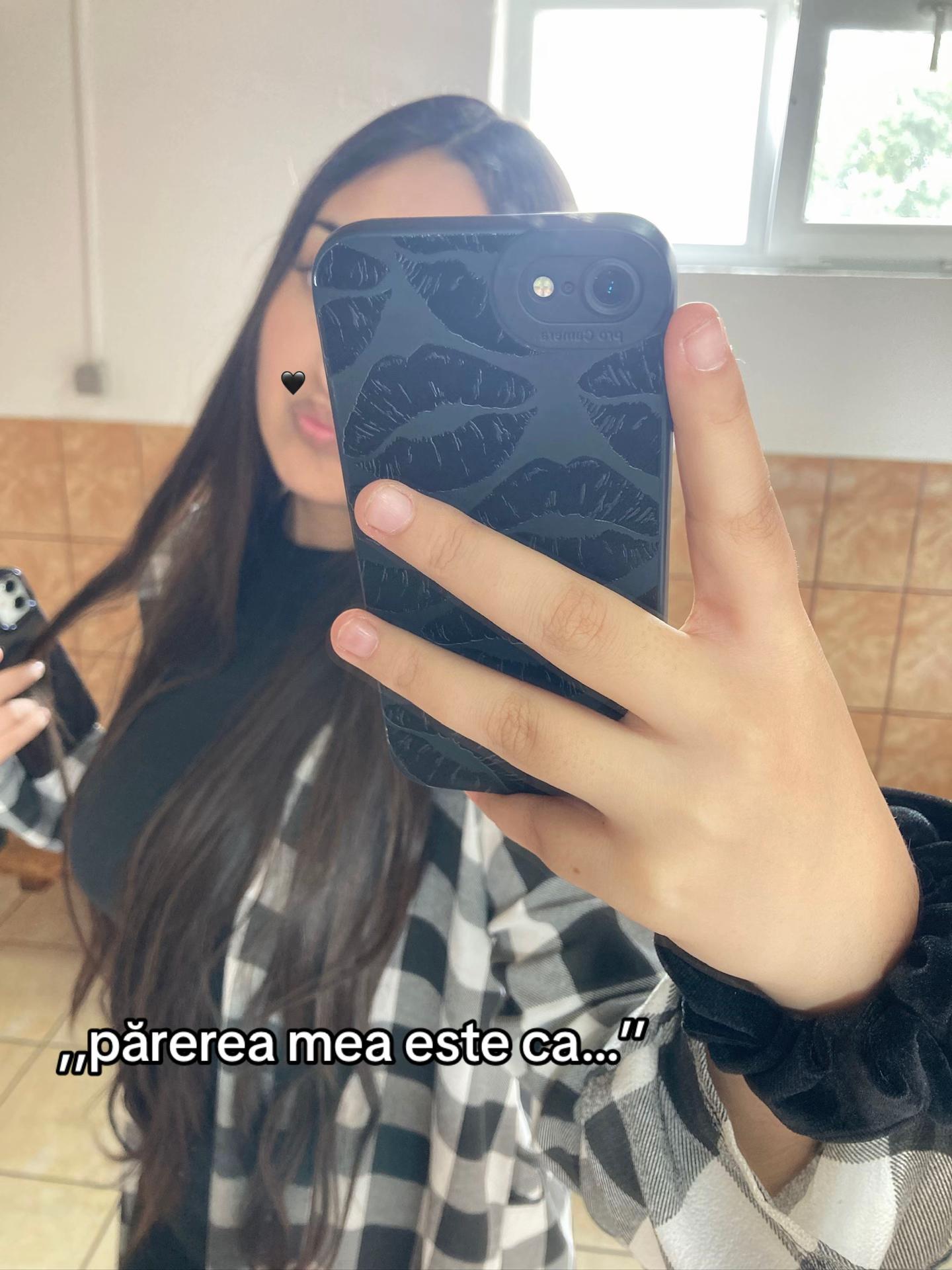 @✞♡𝚂𝚒𝚖𝚘𝚗𝚊♡✞