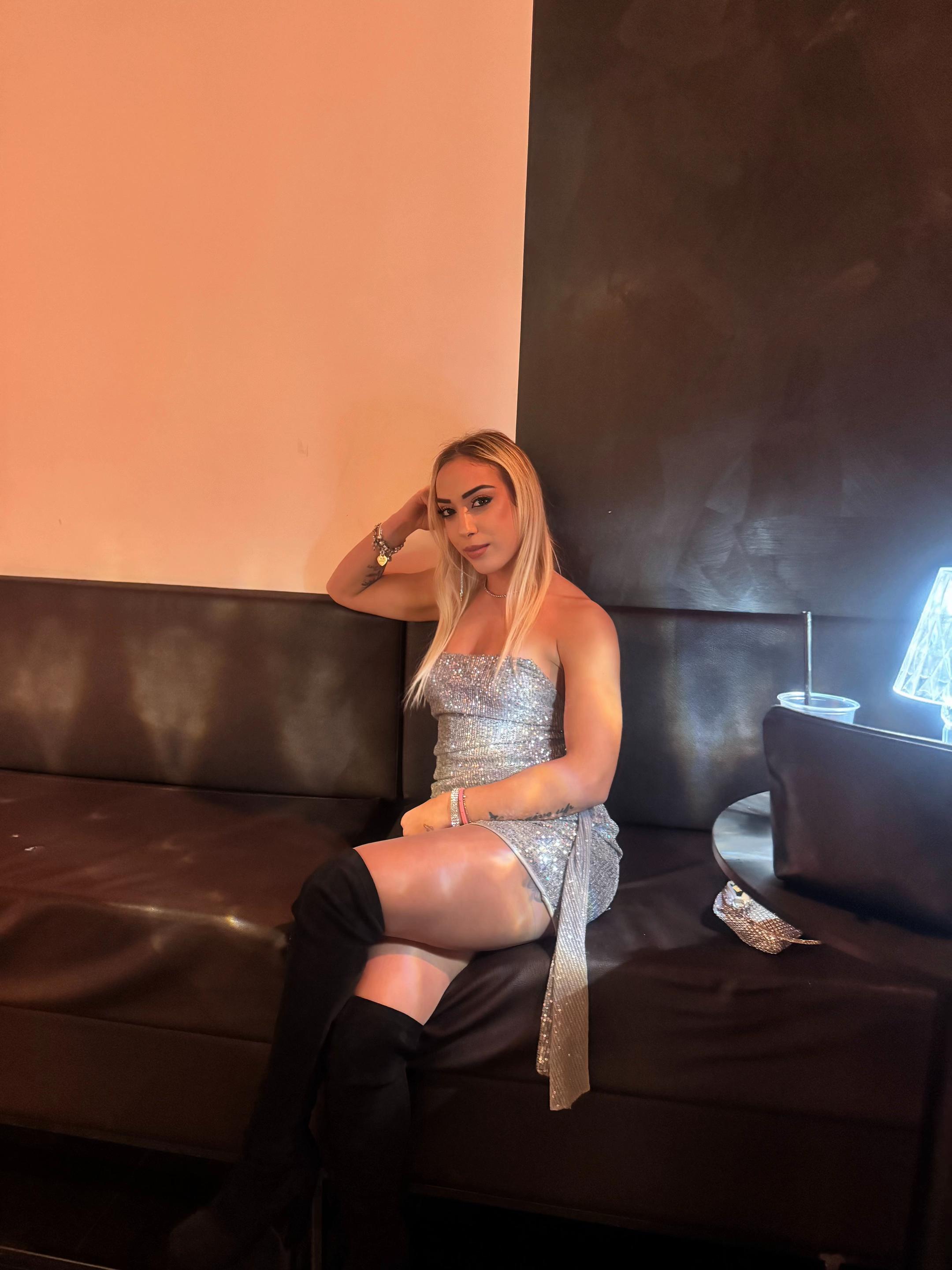 @desireemelone