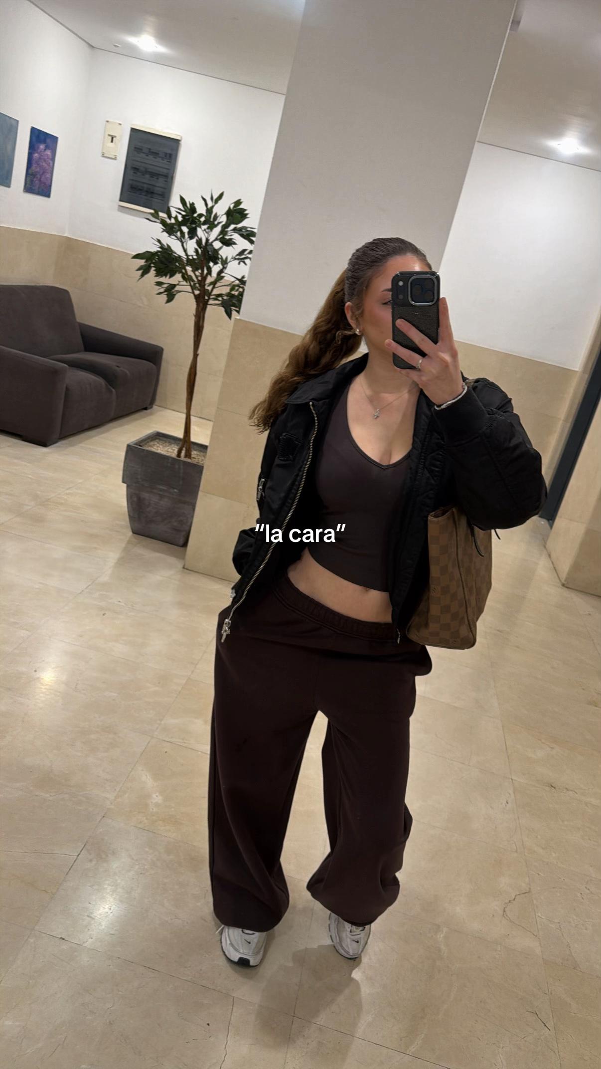 @miiaaferreiraa