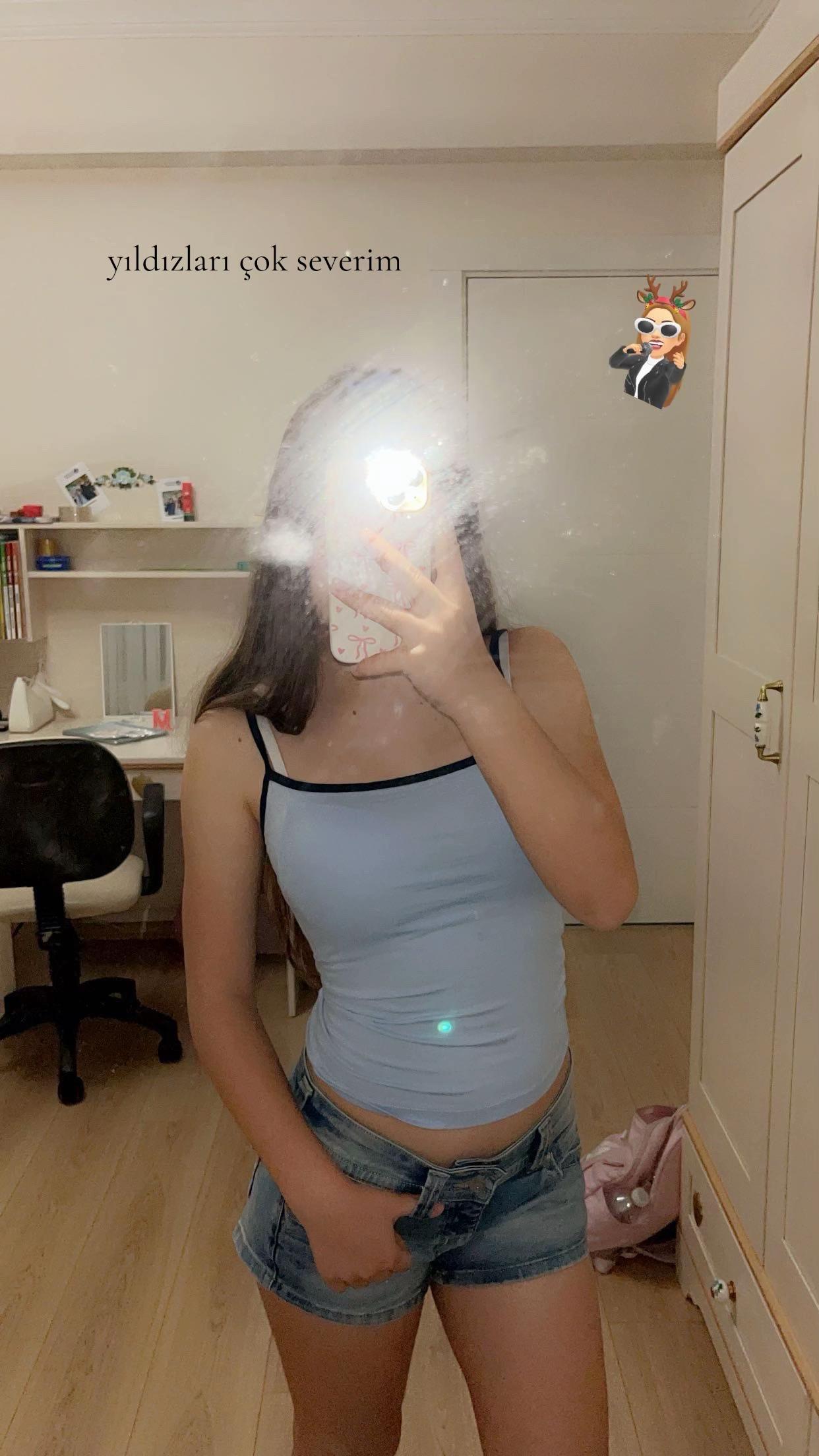 @𝑚𝑒𝑙𝑖𝑠𝑎𝑎
