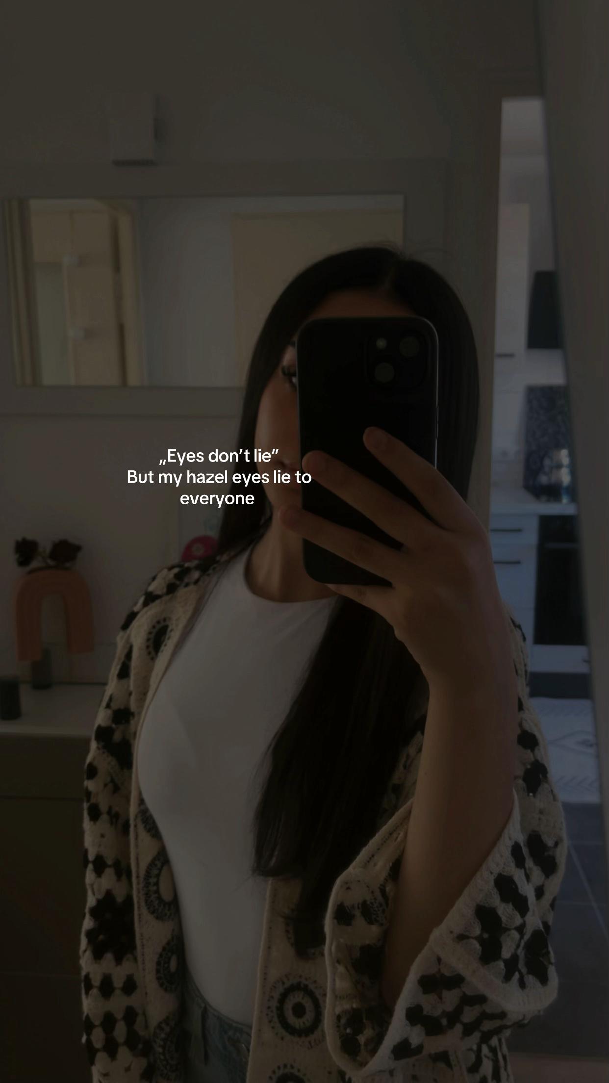 @𝒟&lsquo;