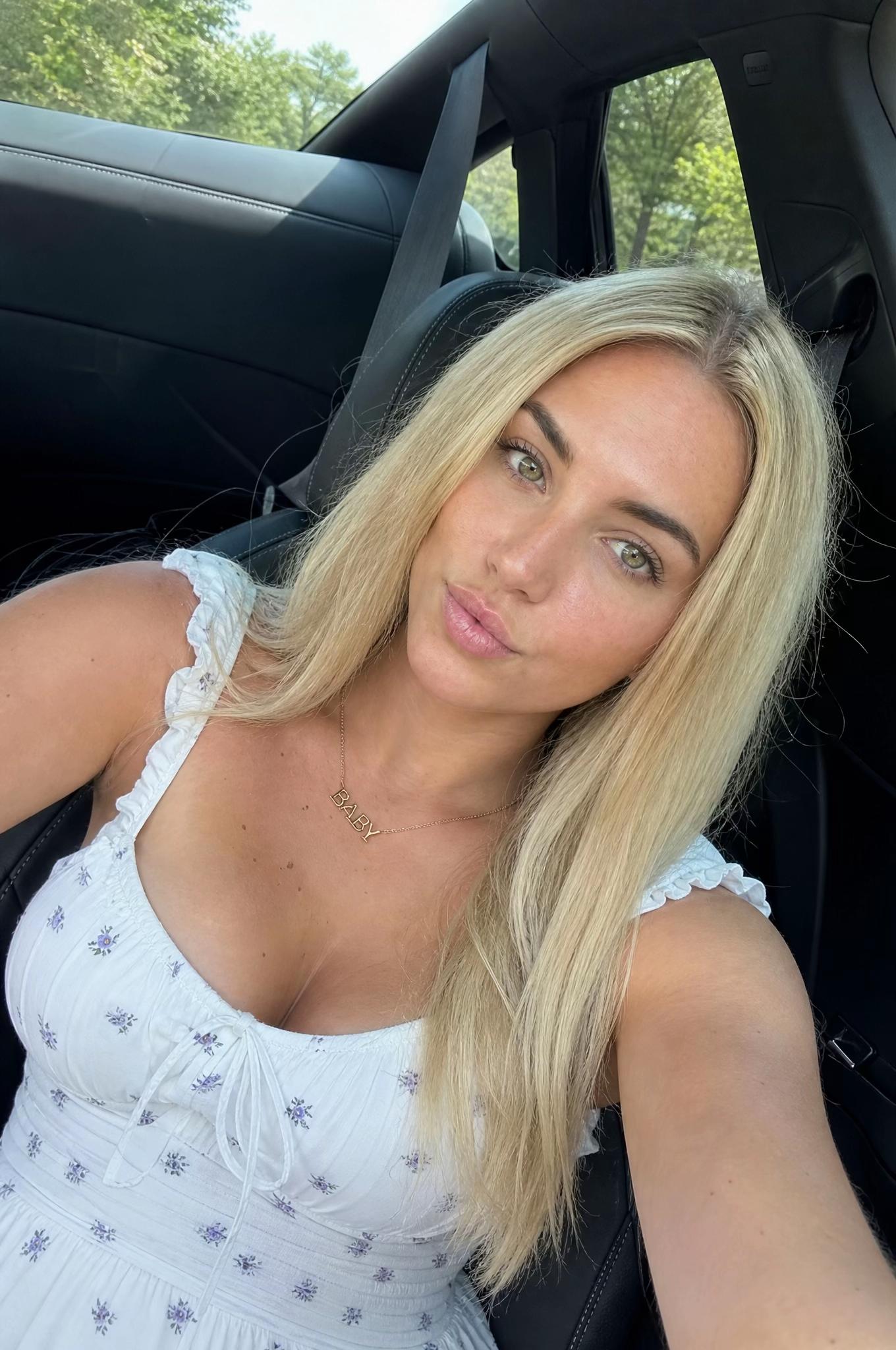 @haileybrowwn