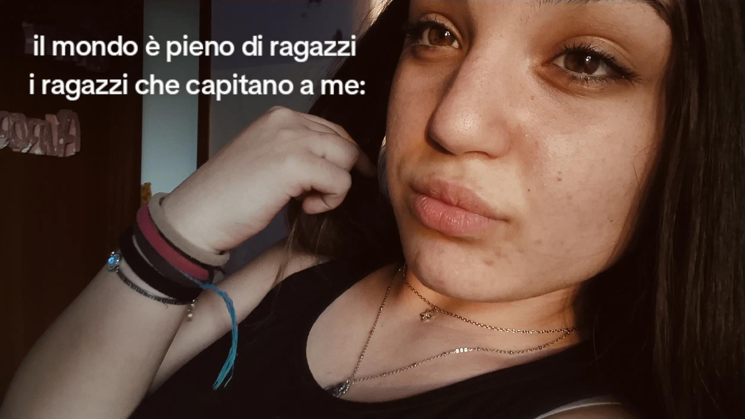 @𝕬𝖀𝕽𝕺𝕽𝕬🥀