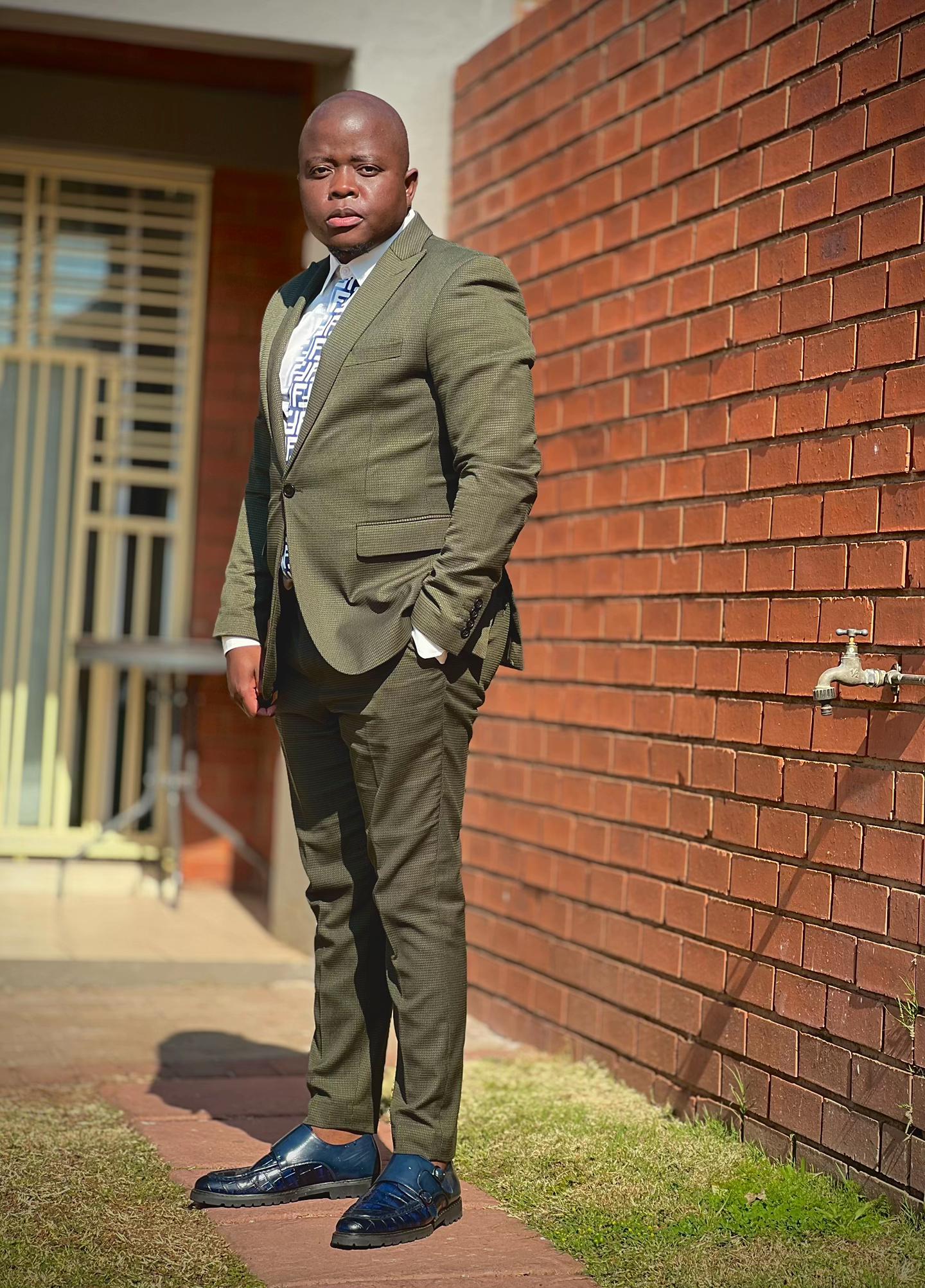 @Ndzumbu🇿🇦