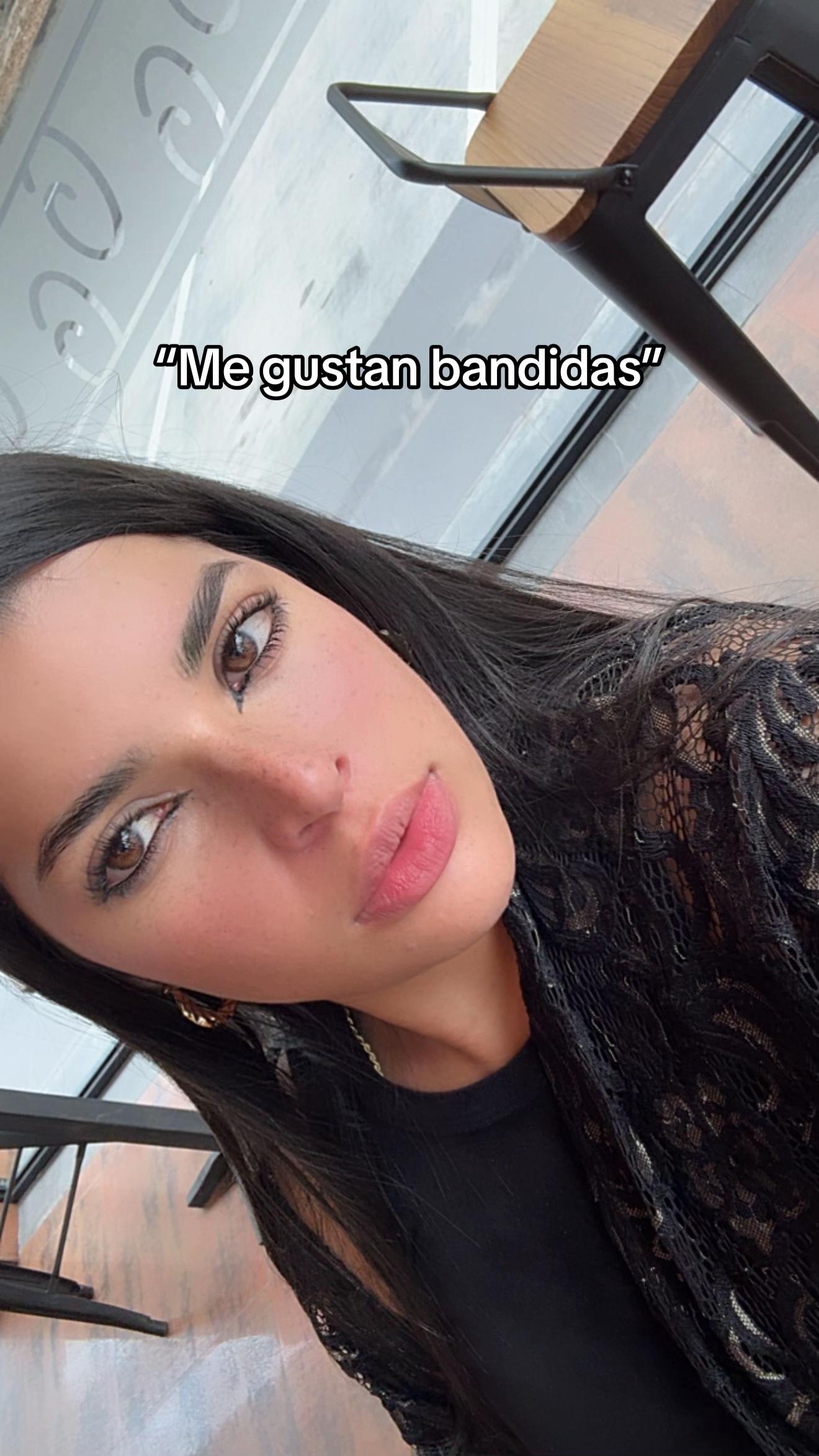 @Mónica Karina☕️