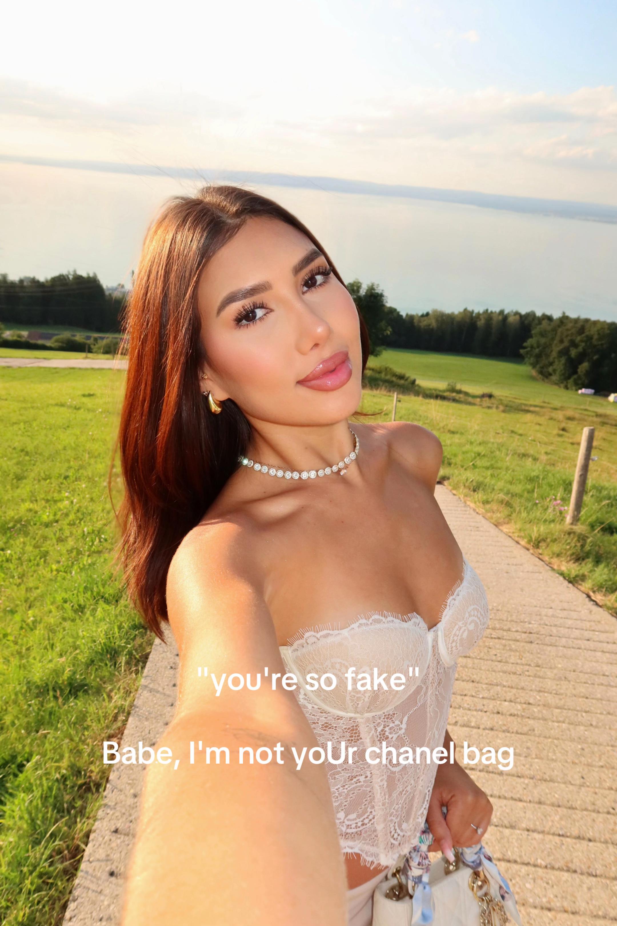 @melanie🦋