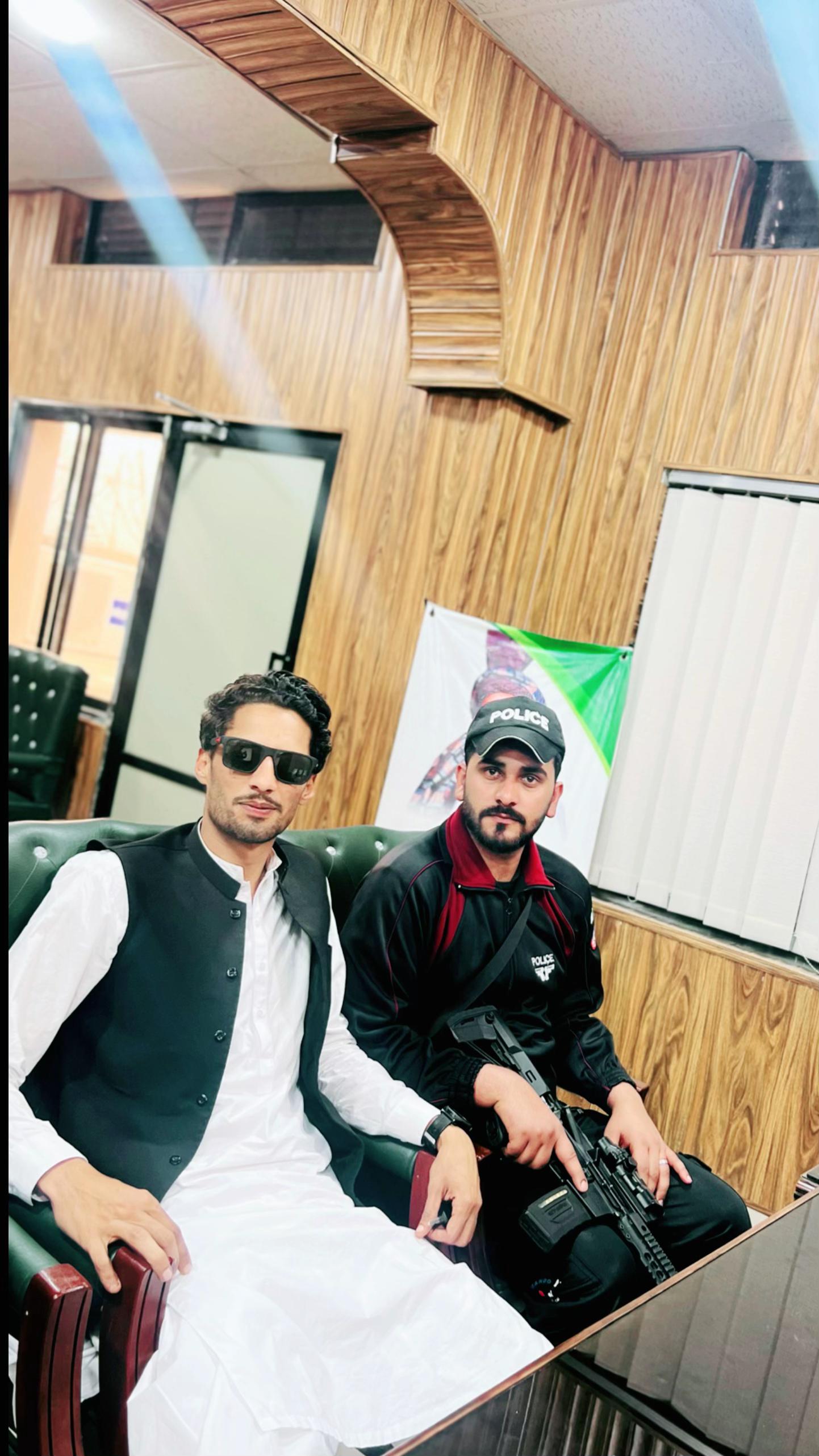 @Abdul Waheed jadoon🥀