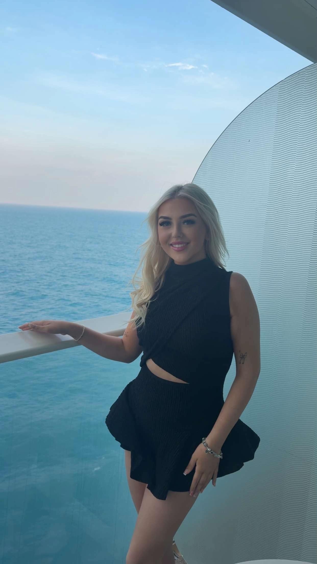 @georgia lewis <3