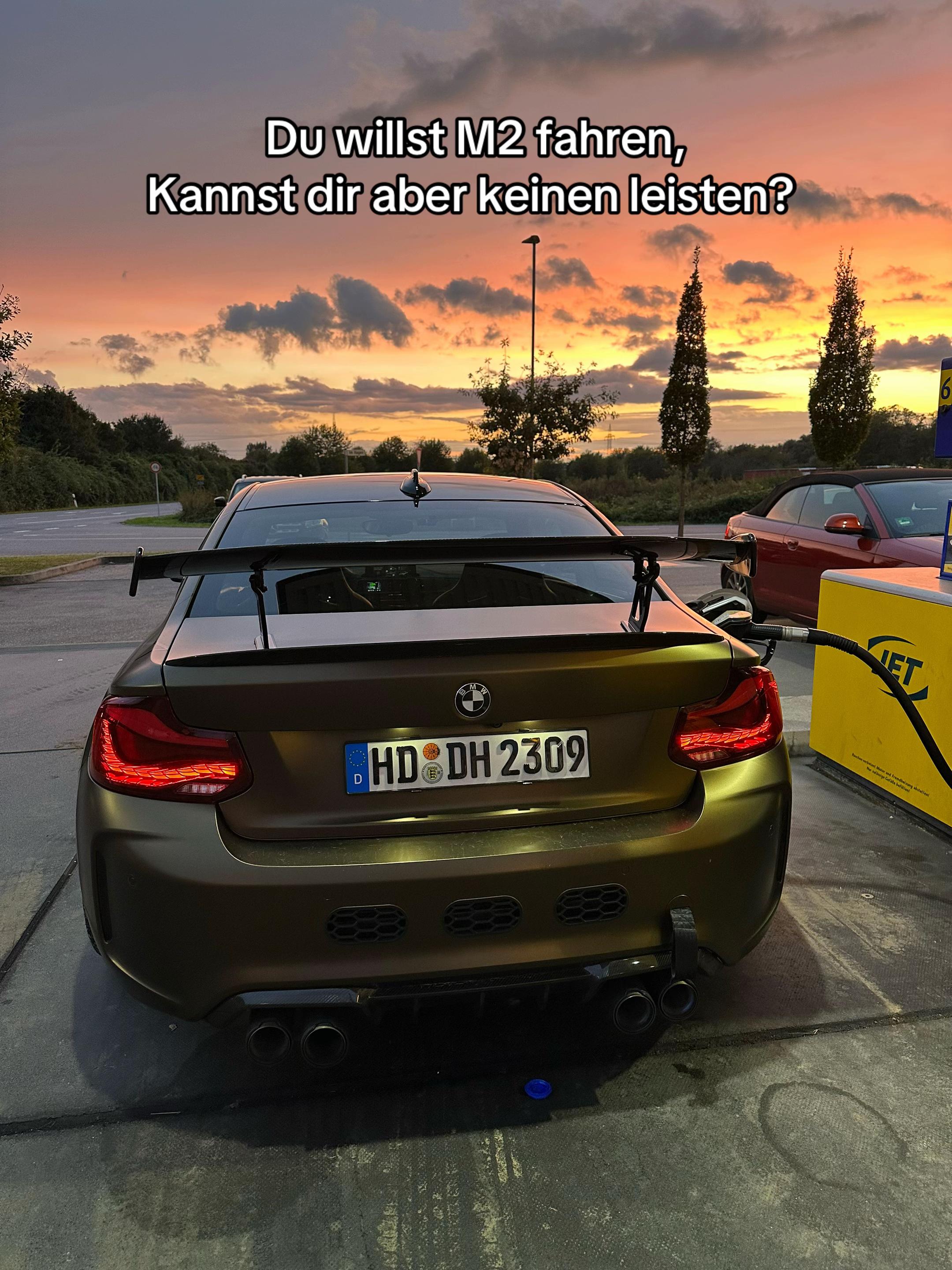 @M2_Dennis