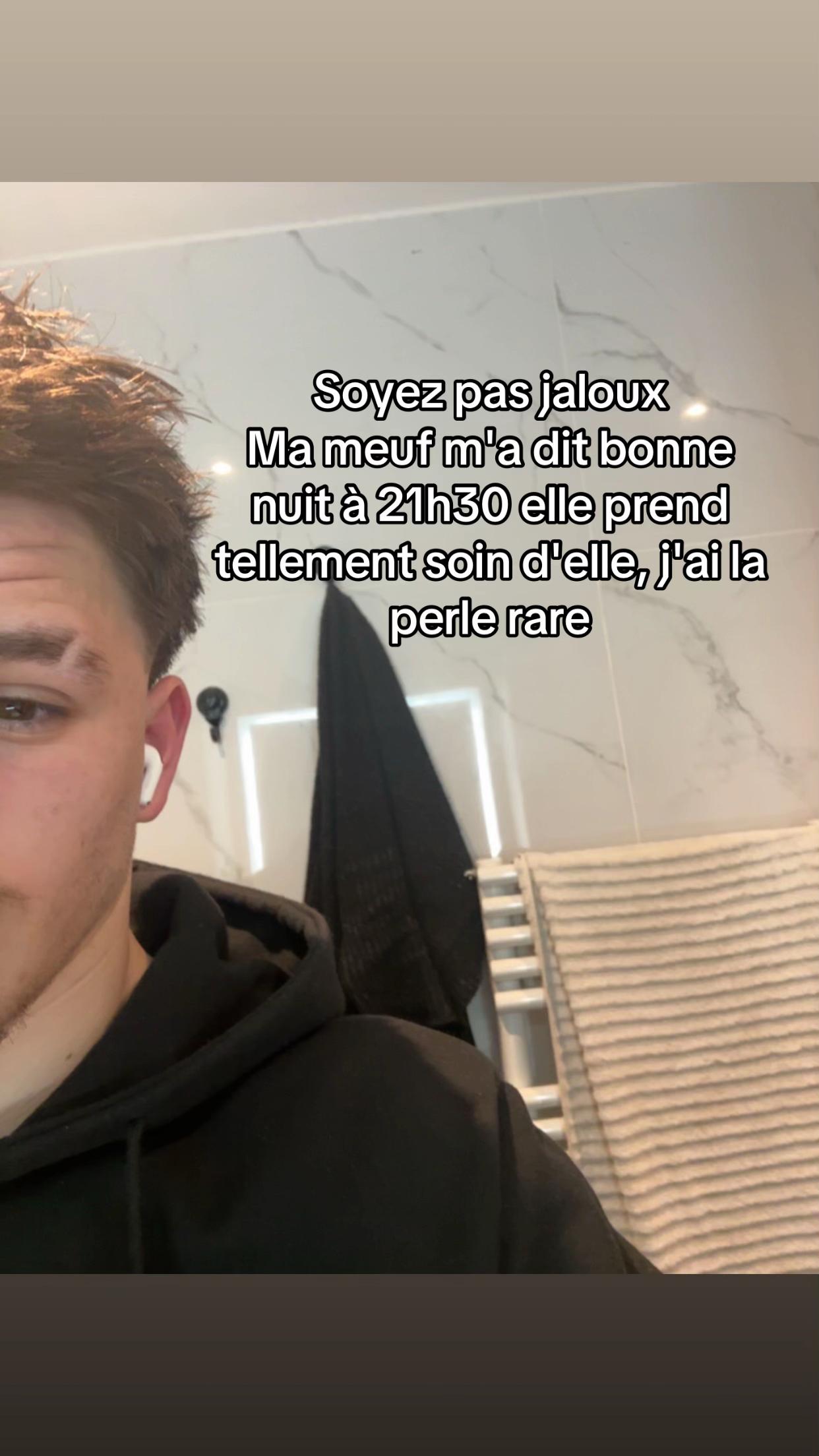 @Axel_bgrd