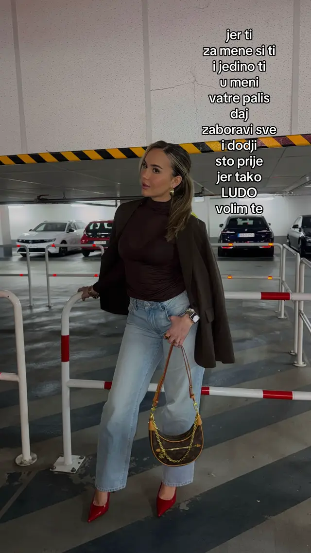 @L A R A