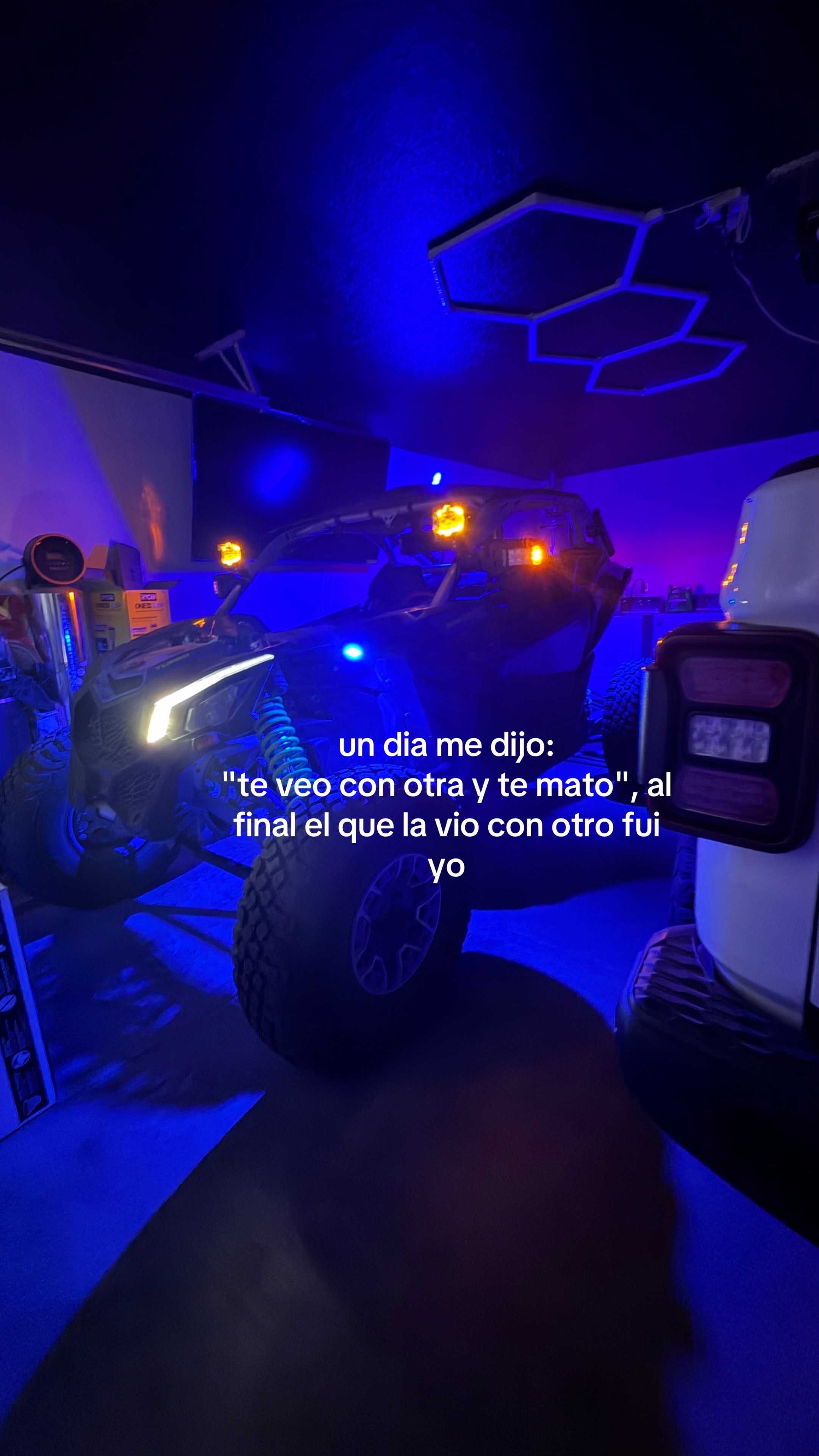 @𝒴
