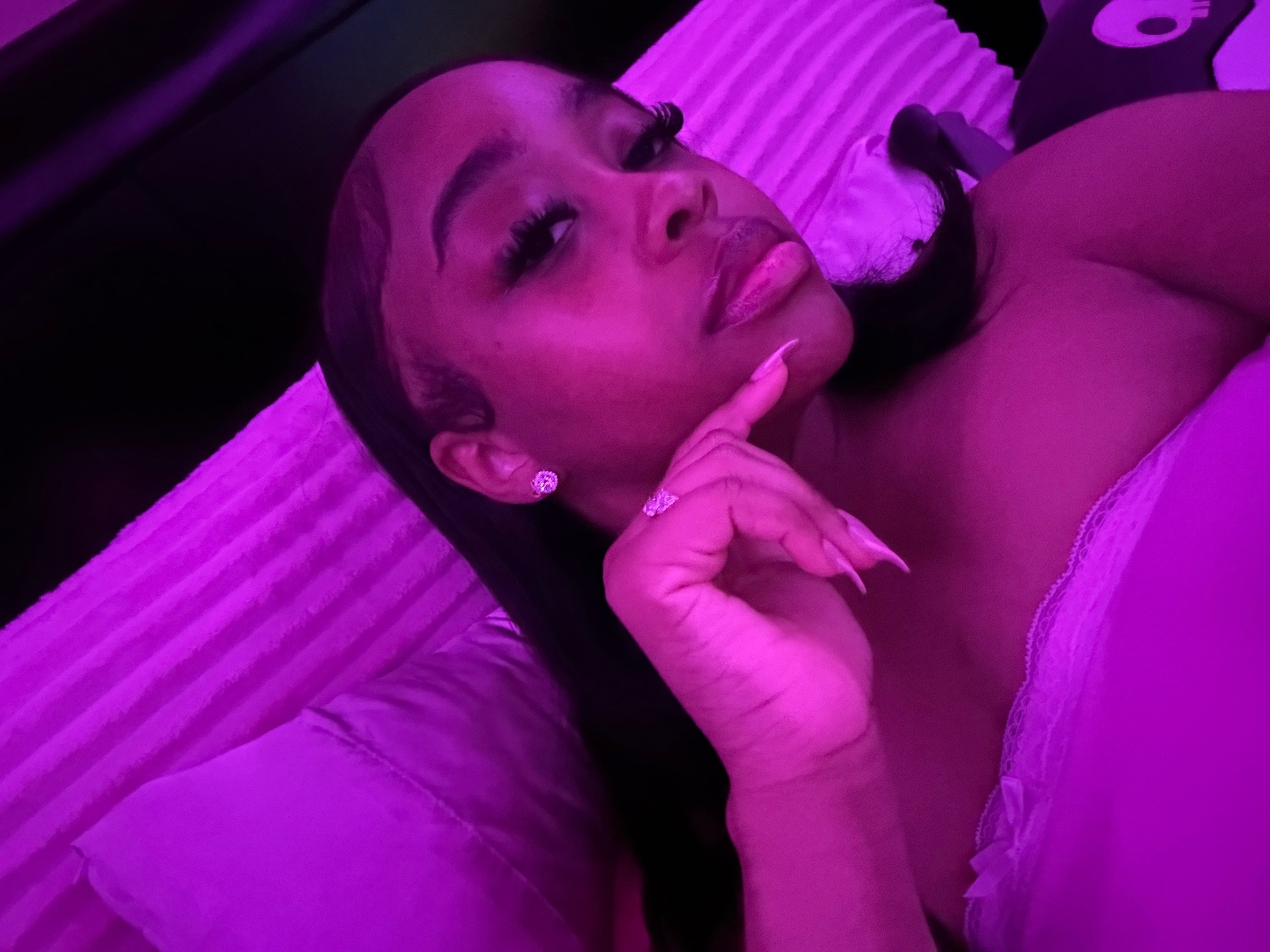 @therealariaj
