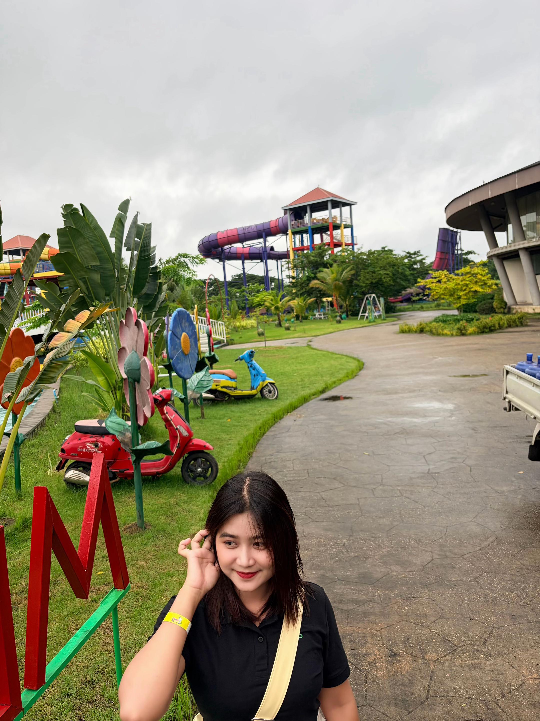@Hnin Lae 🦂
