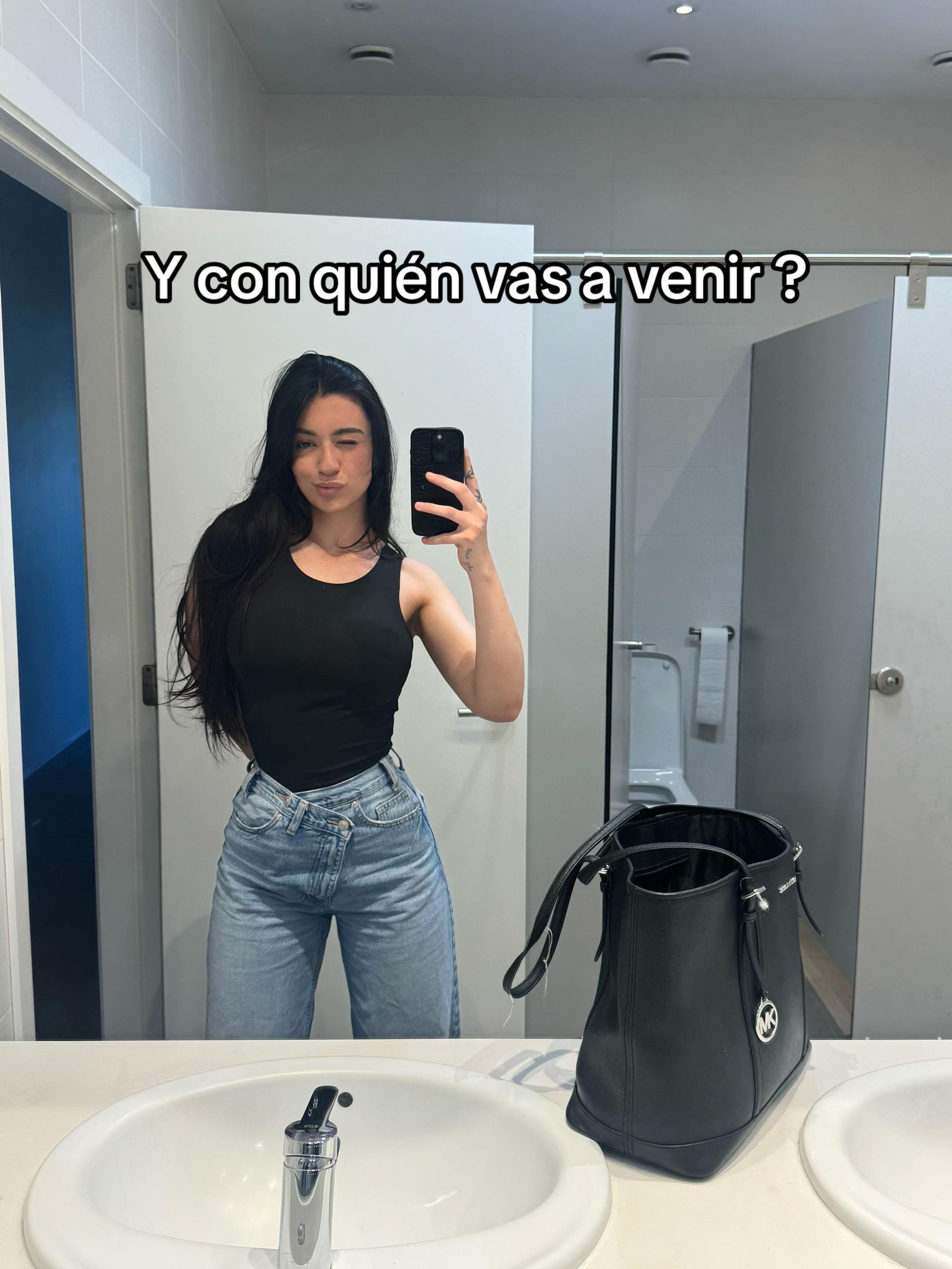 @Ana González