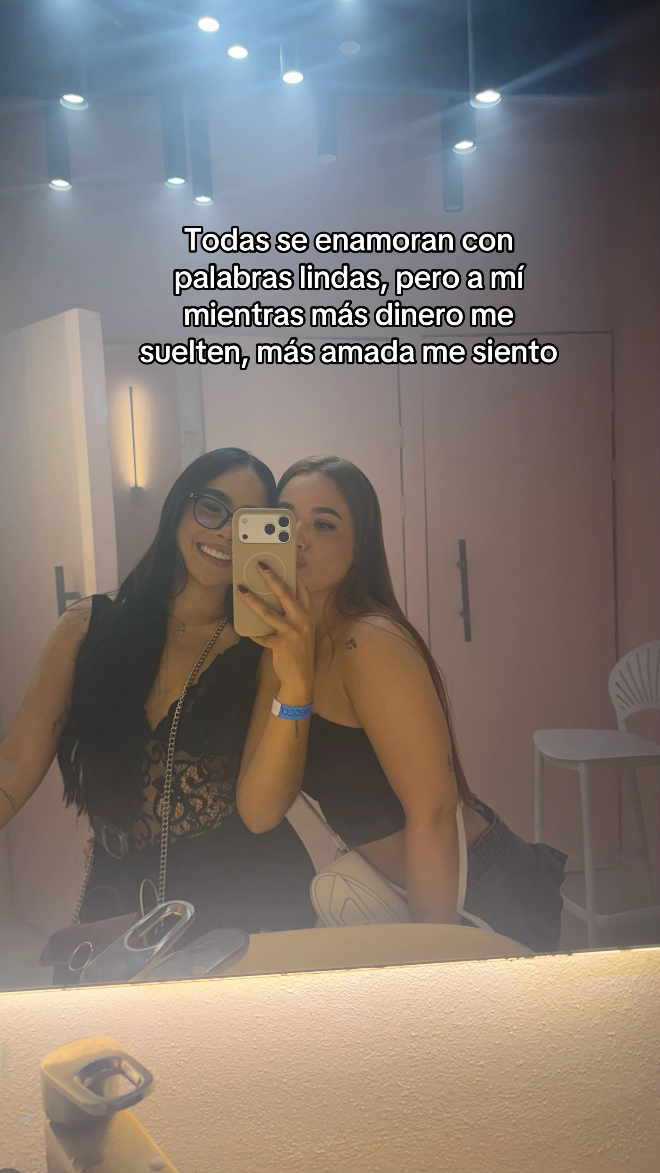 @andrearobayoo