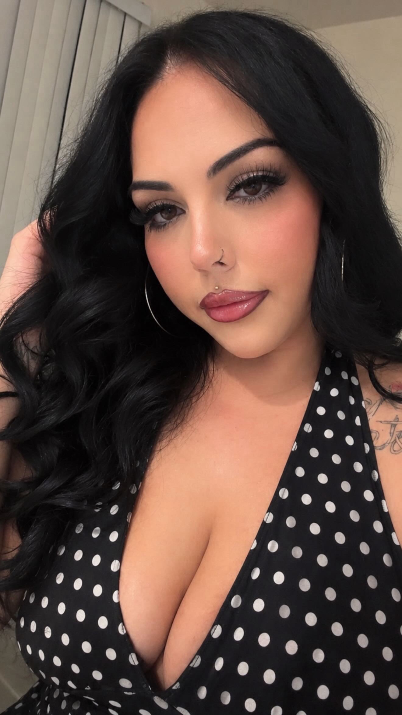 @E M I L Y 🥀🖤