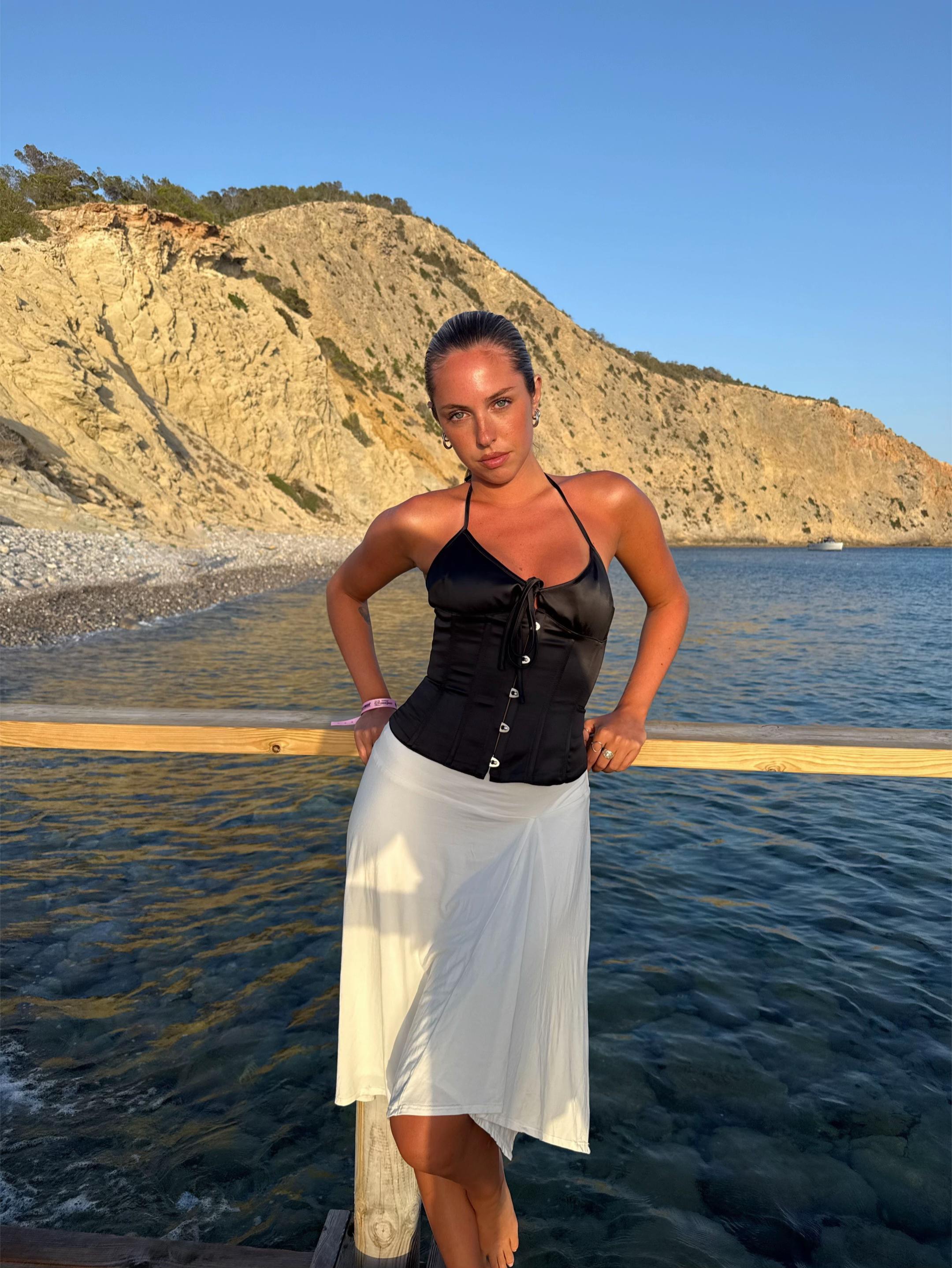 @Asturzia
