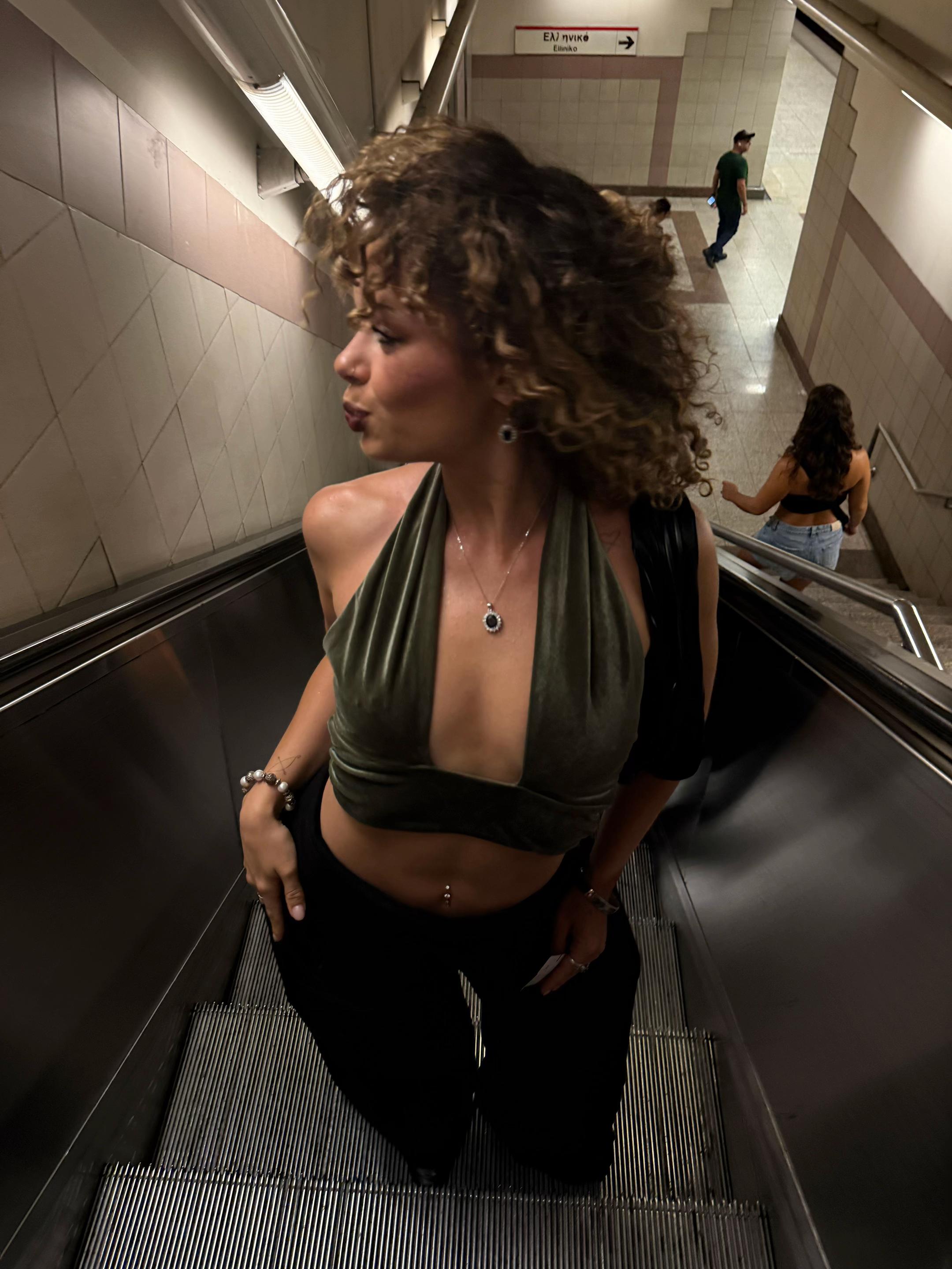@CURLYBROWNIE• hair, GRWM •