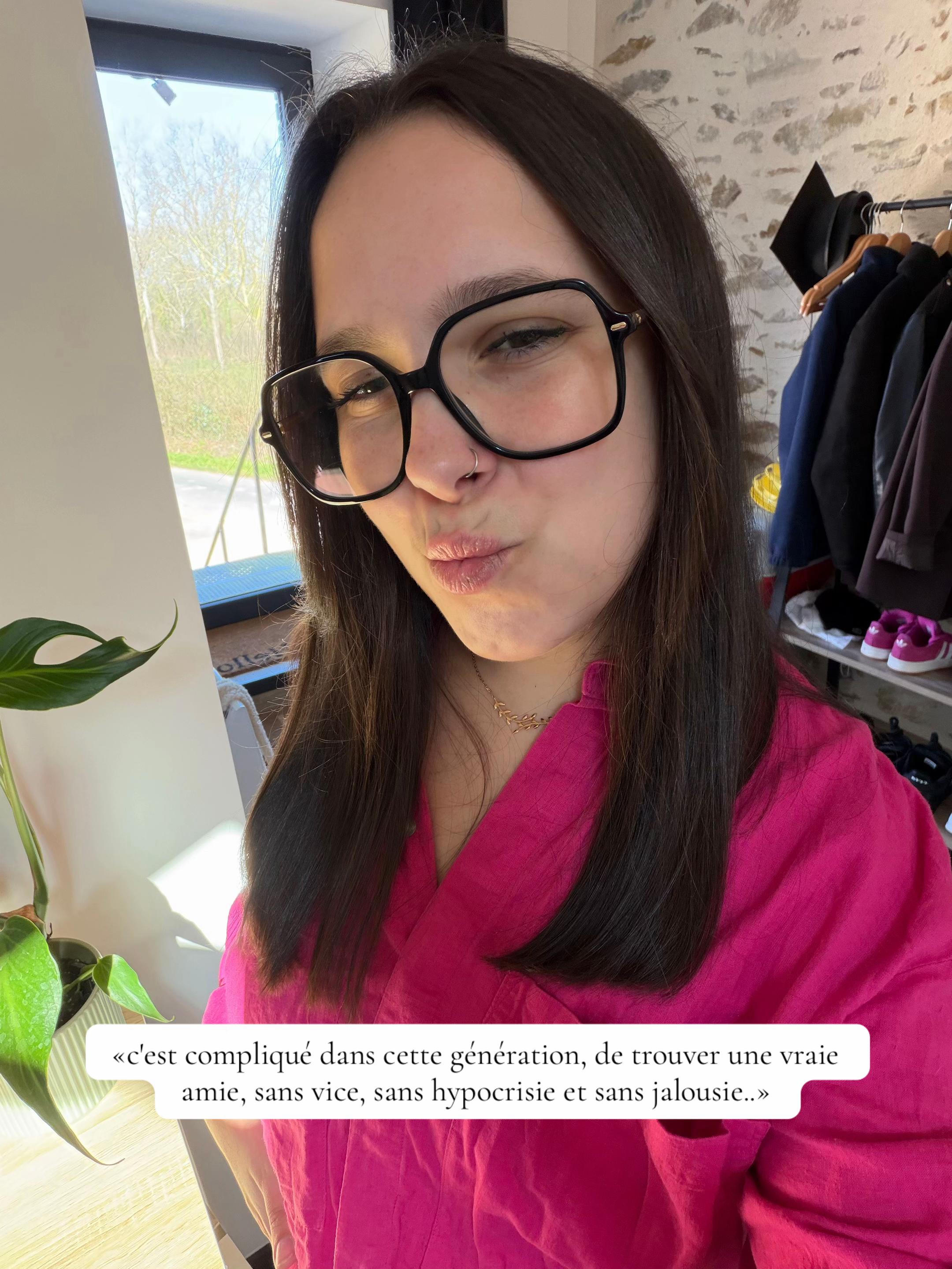 @L&eacute;a