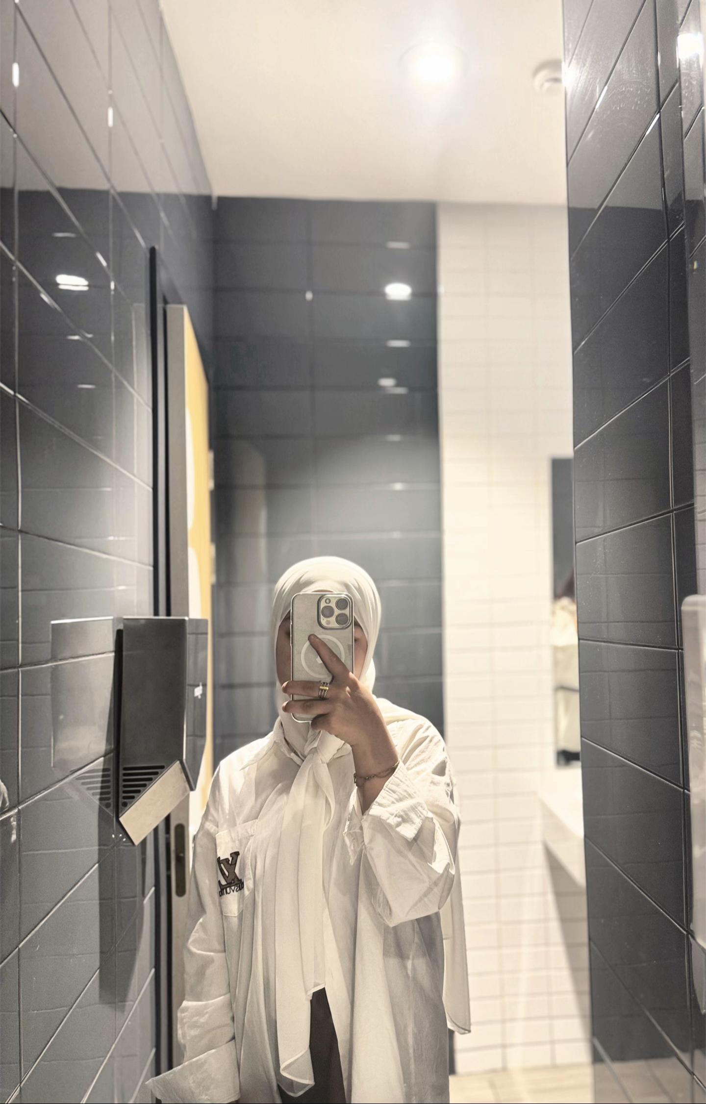 @Mubiyn_07