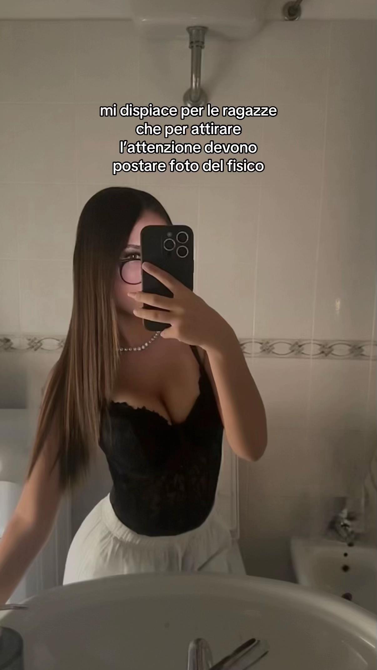 @𝟐𝟐