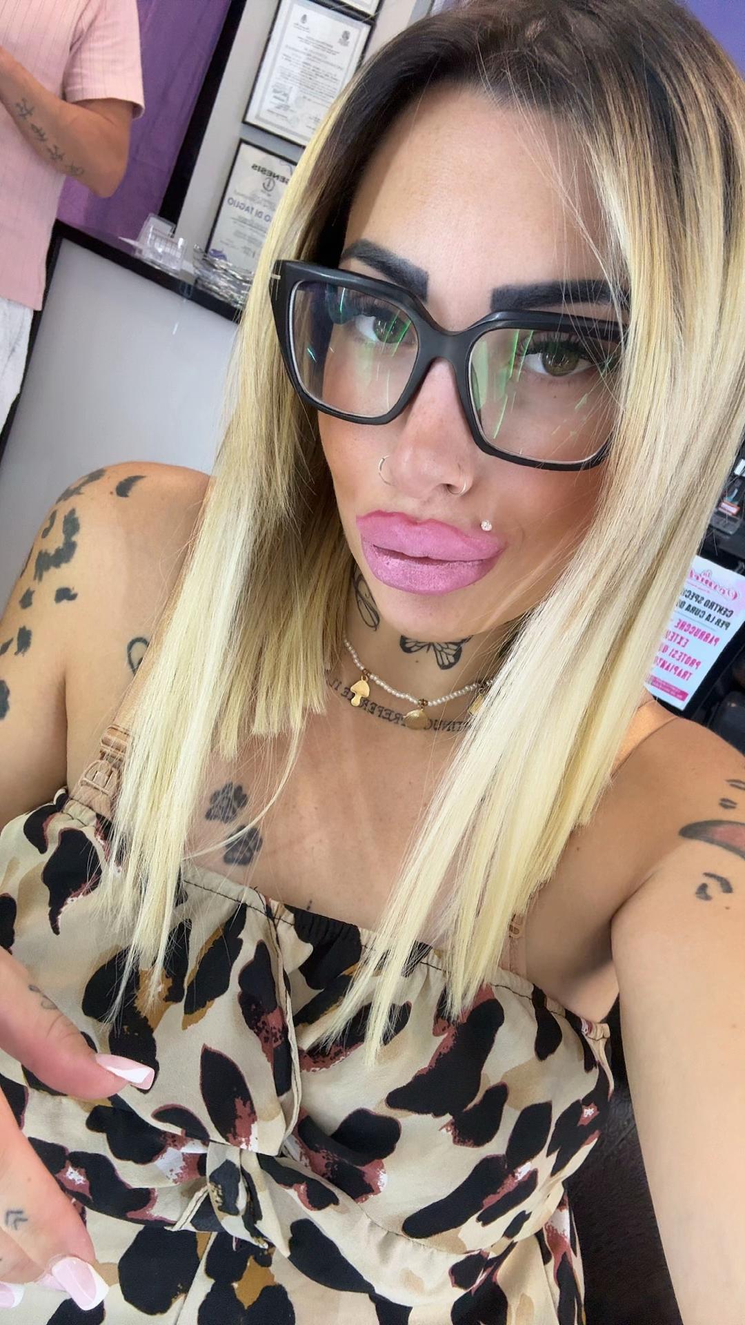 @ERIKA🖤