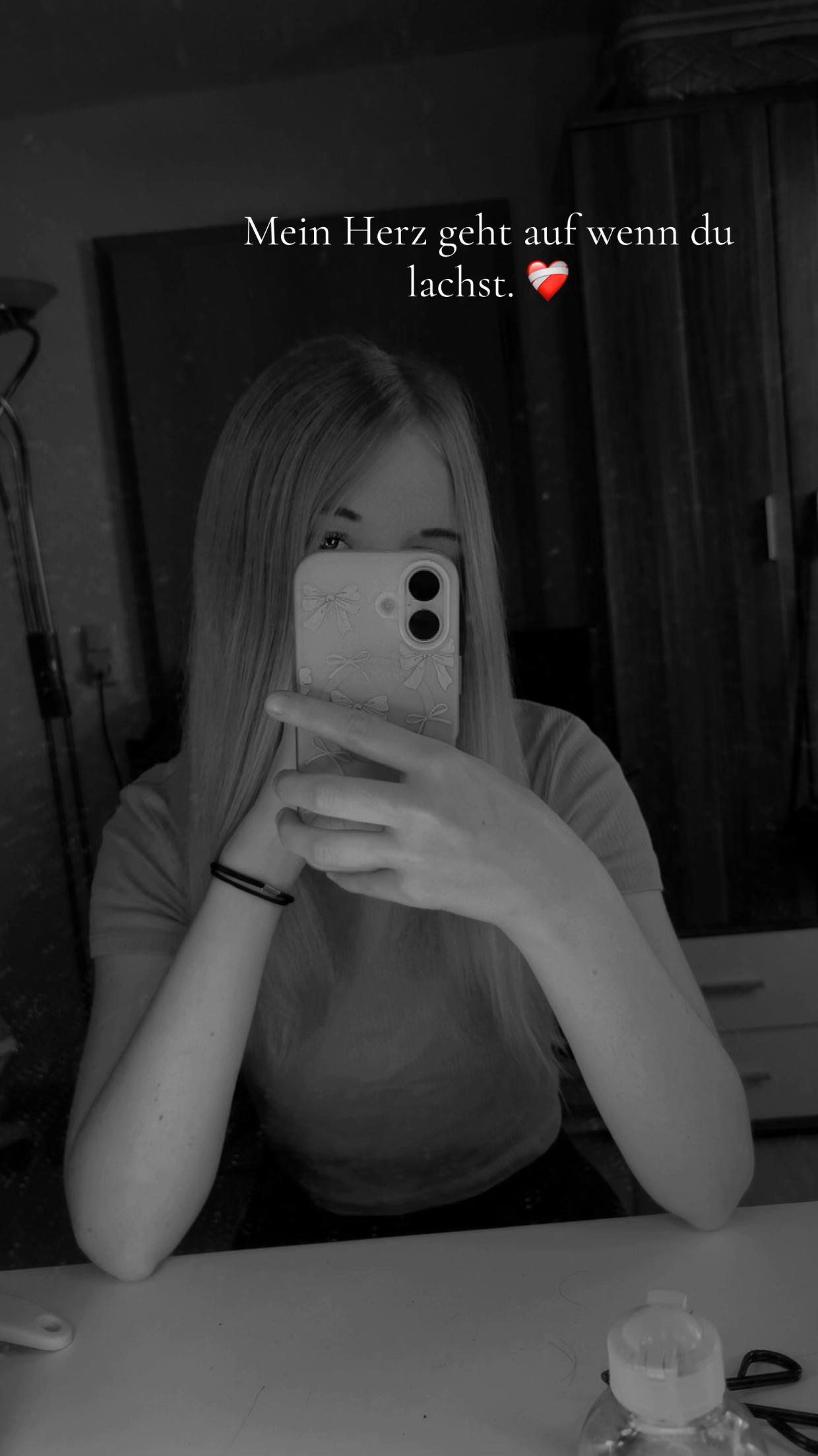 @𝒸𝒽𝒶𝓃𝓉𝒾🇵🇱