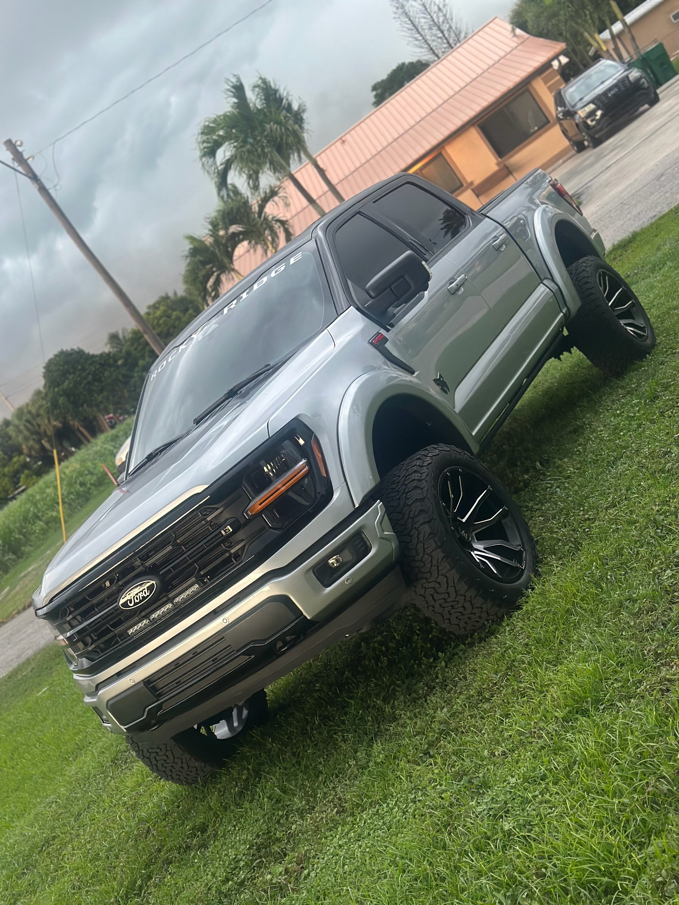 @TheBiggestBurrrrr😈