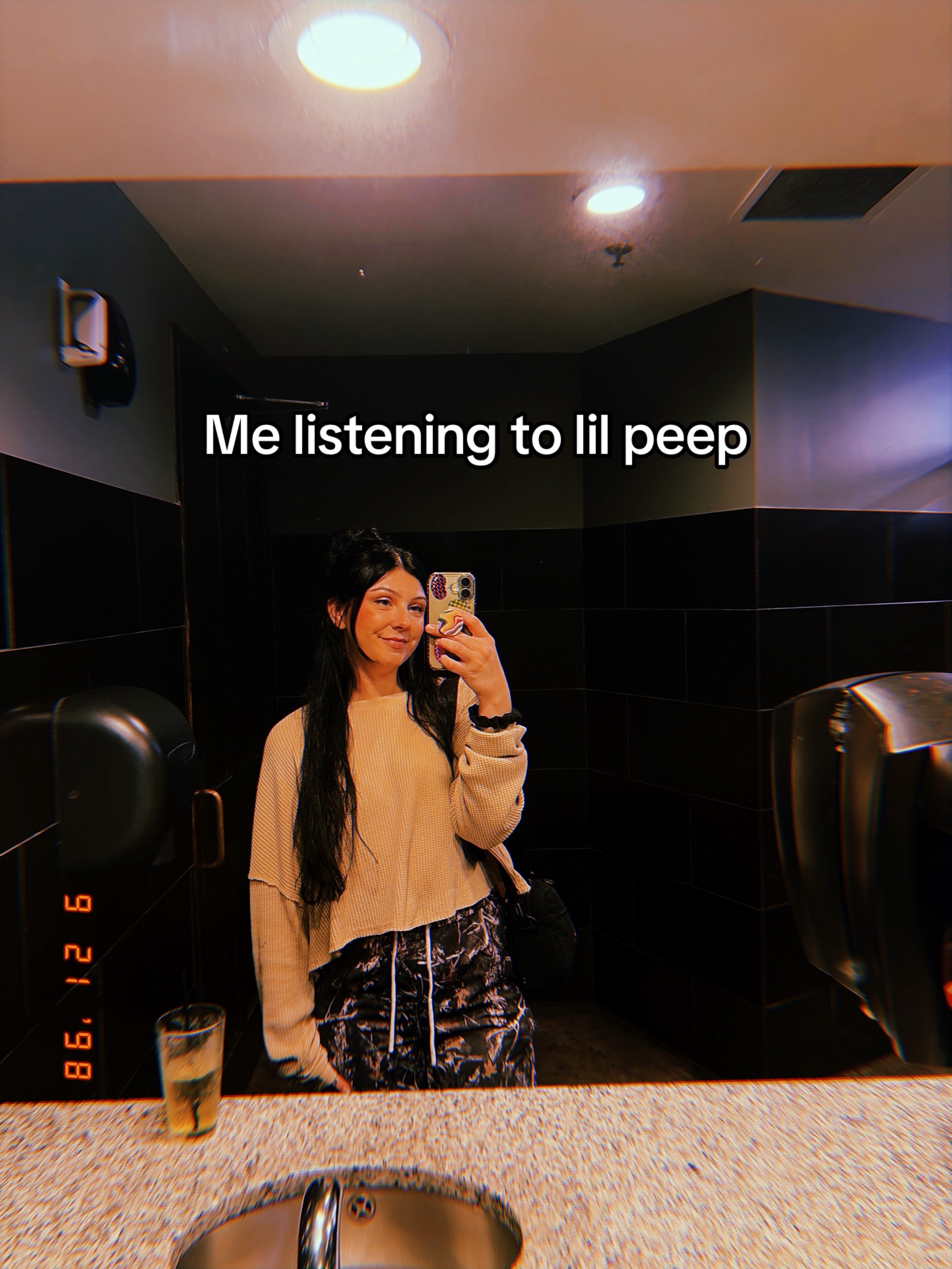 @karlishea_