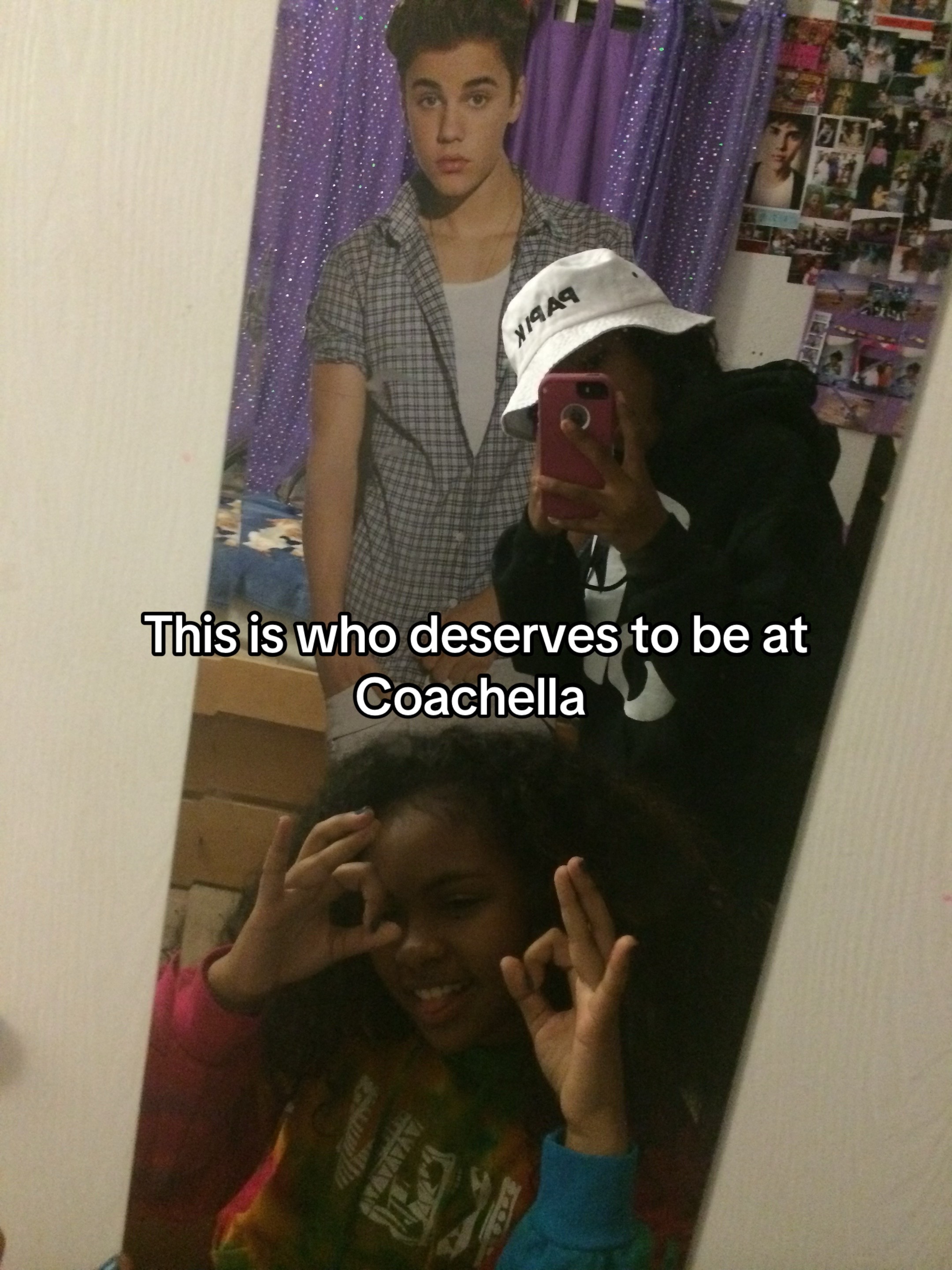 @🐝