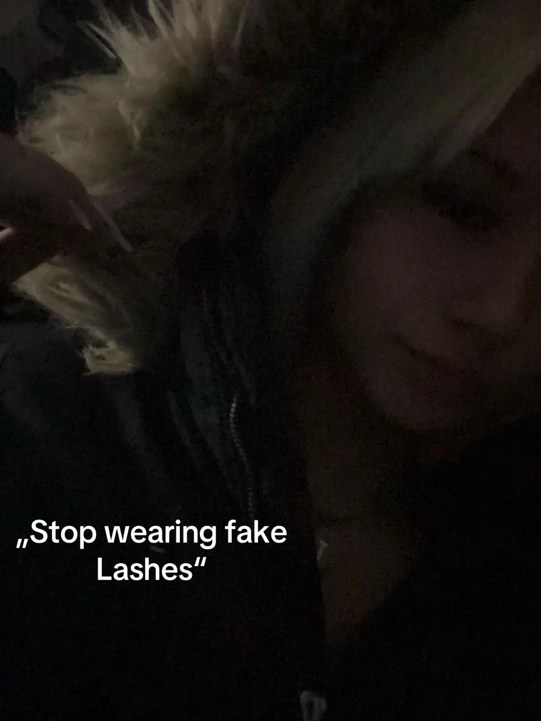 @🎭