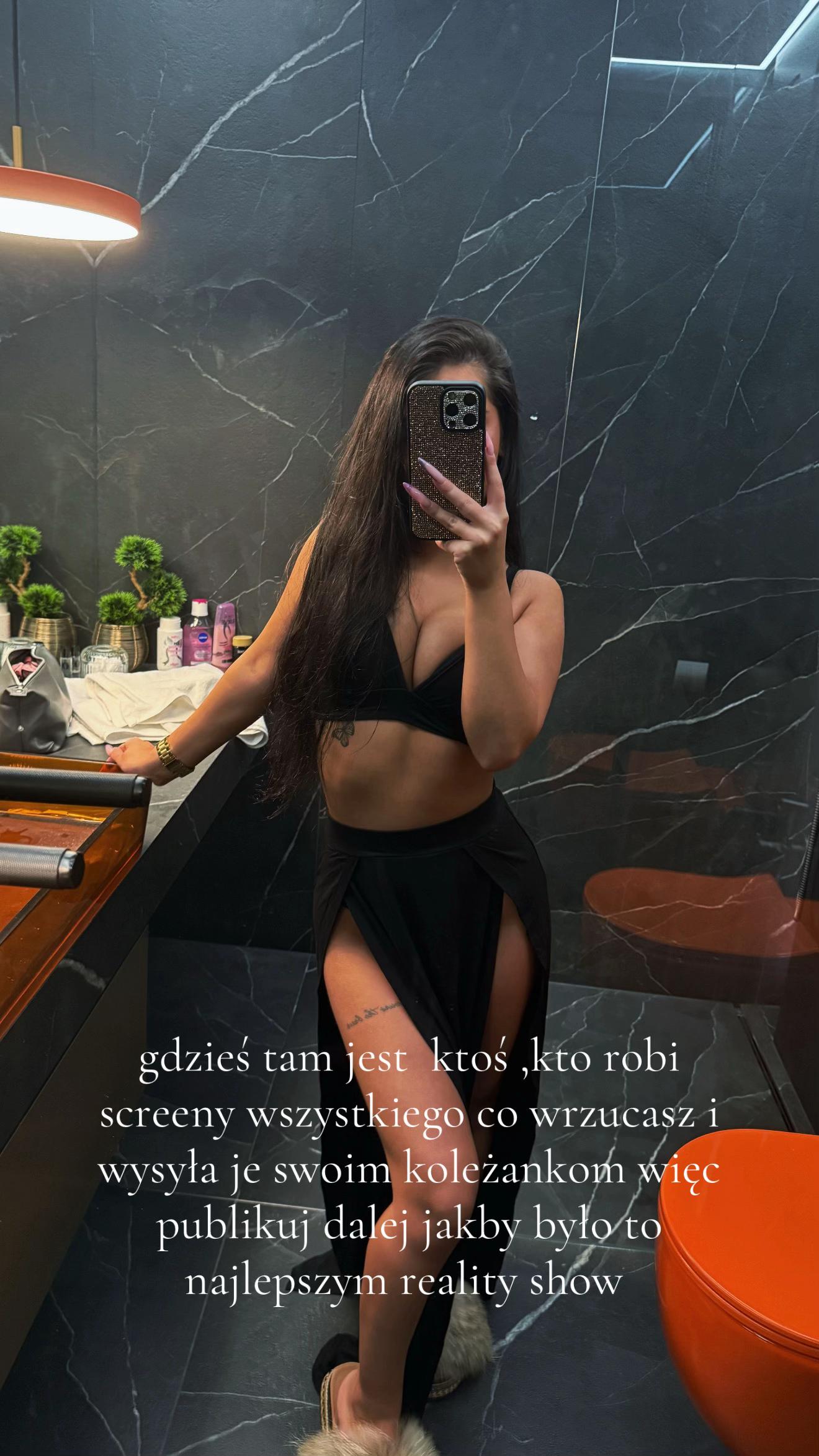 @_victoria