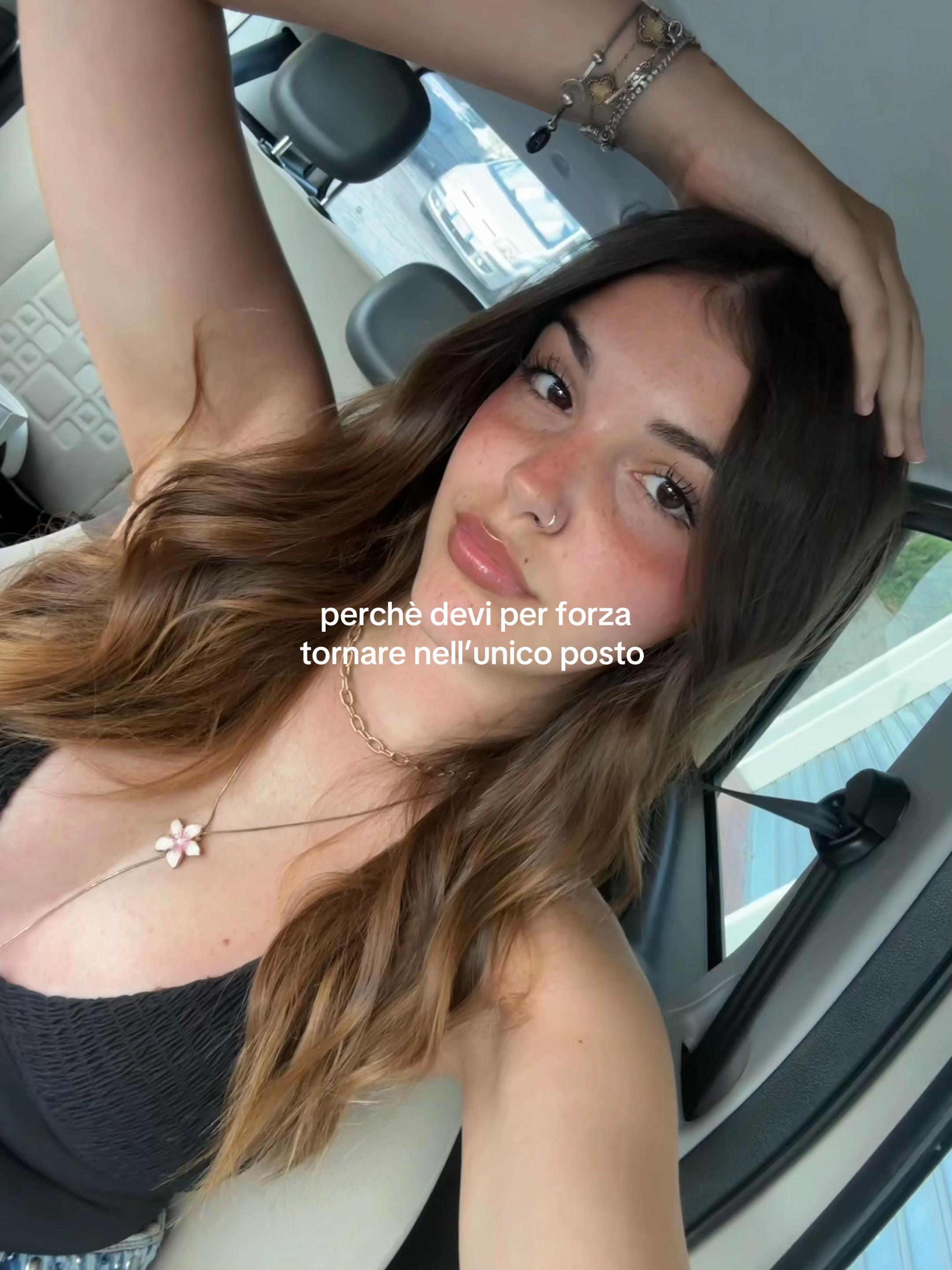 @zoeleombruno