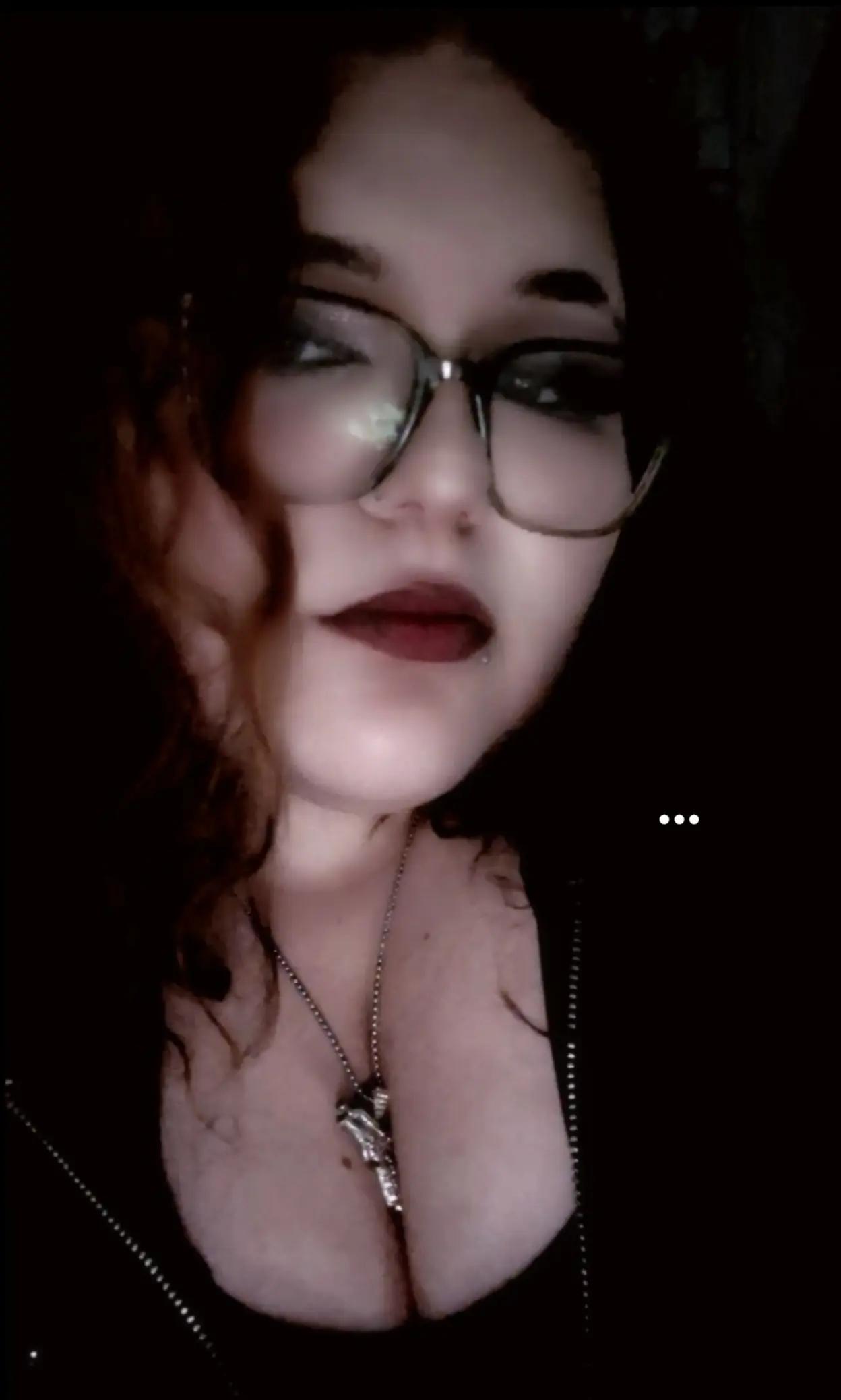 @{&bull;□&bull;}