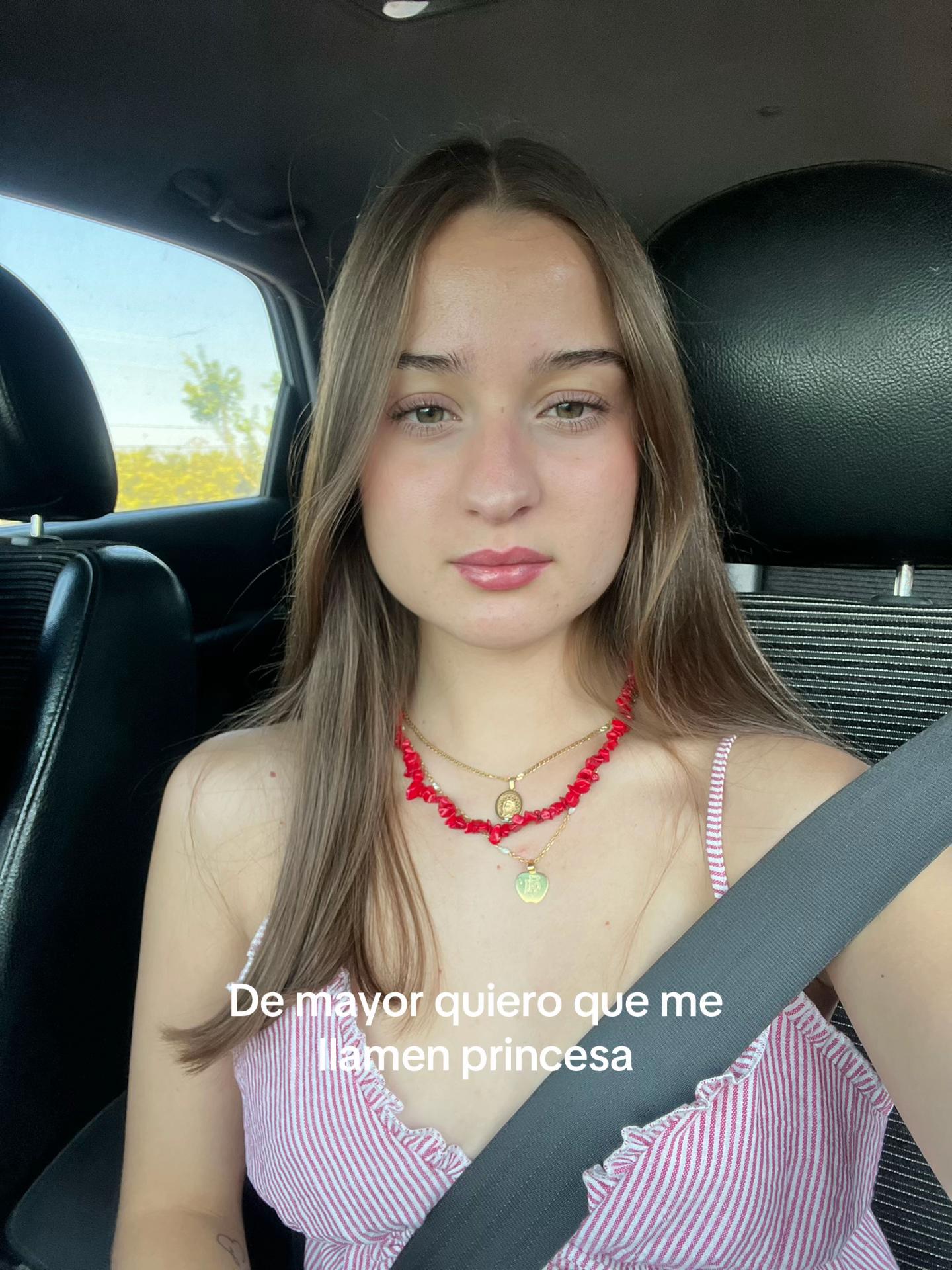 @𝐀𝐧𝐧𝐚🥀