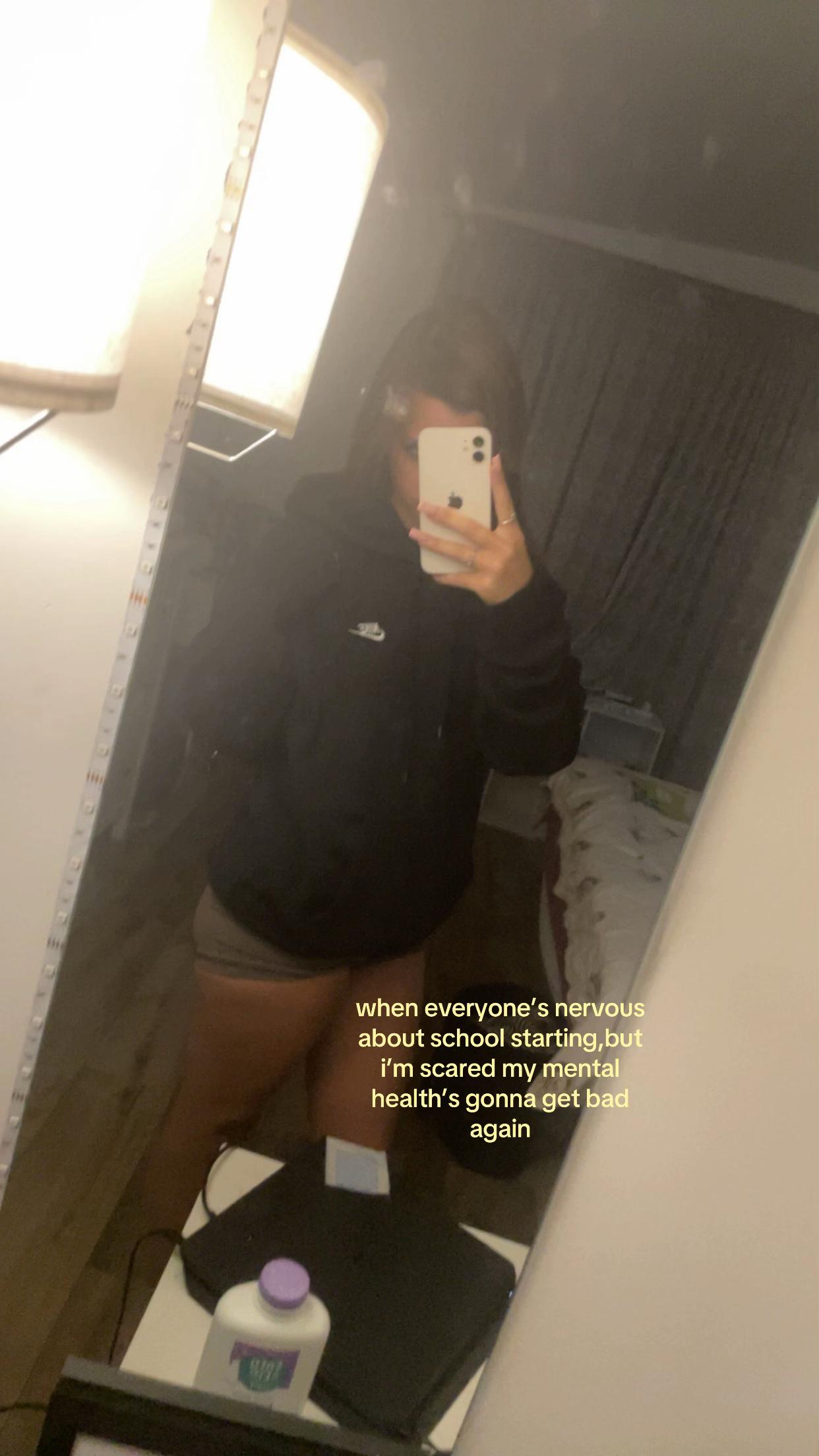 @🫰🏻