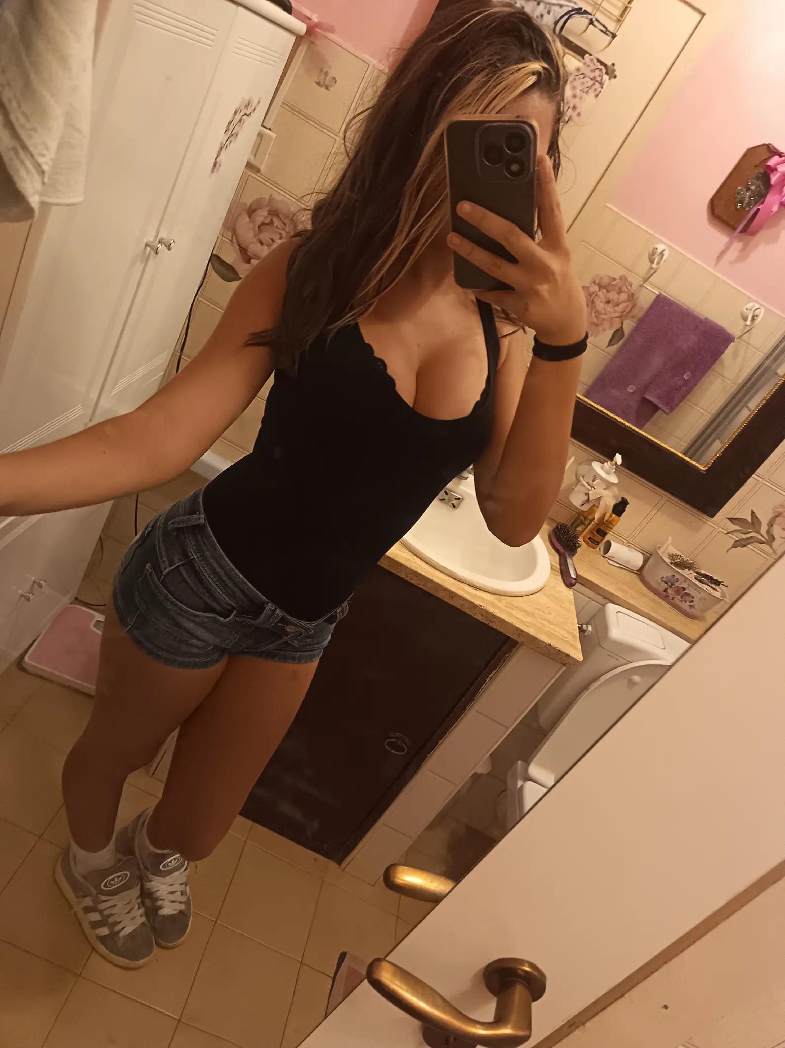 @👑𝓬𝓪𝓻𝓵𝔂👑