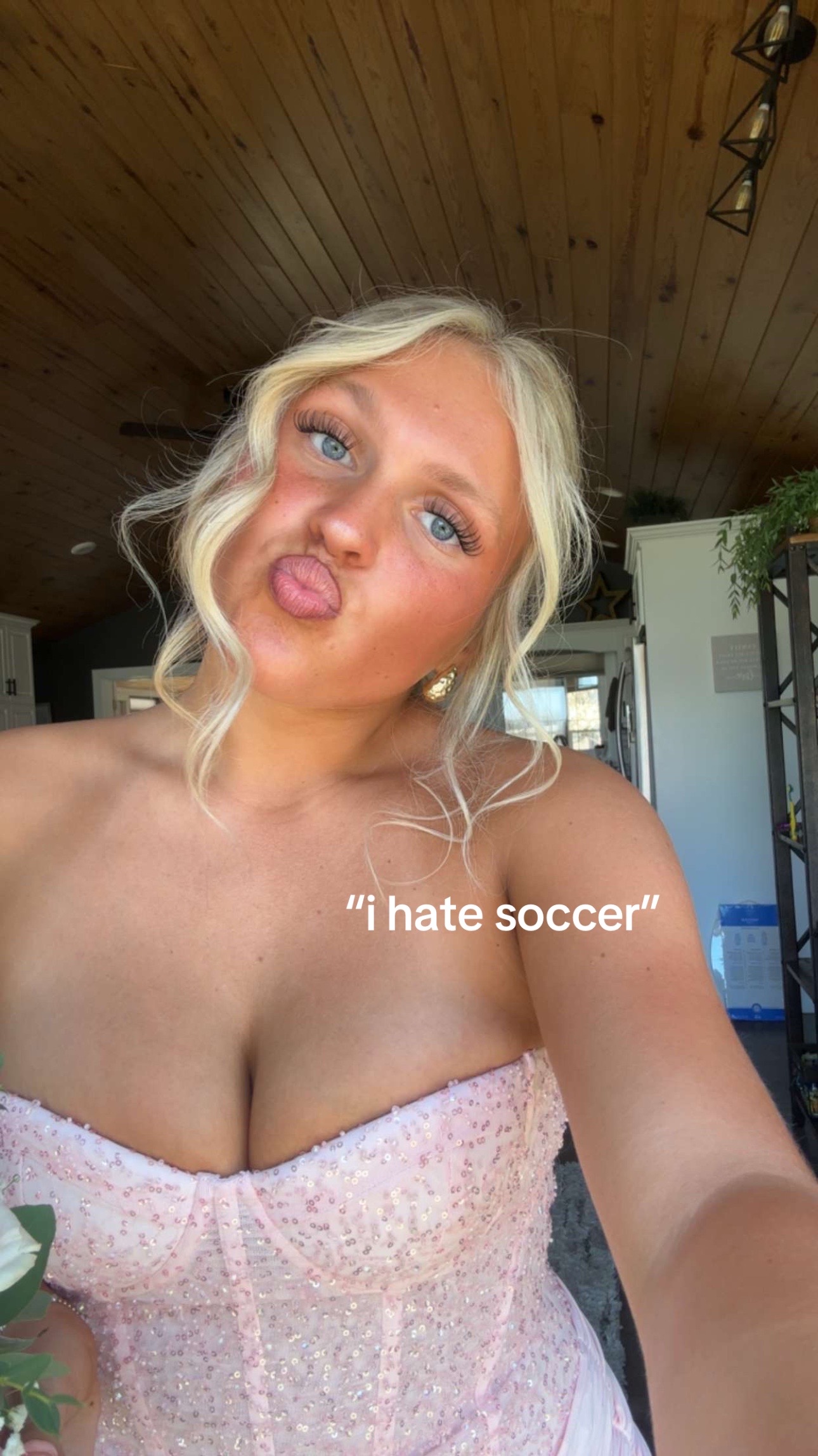 @😵&zwj;💫