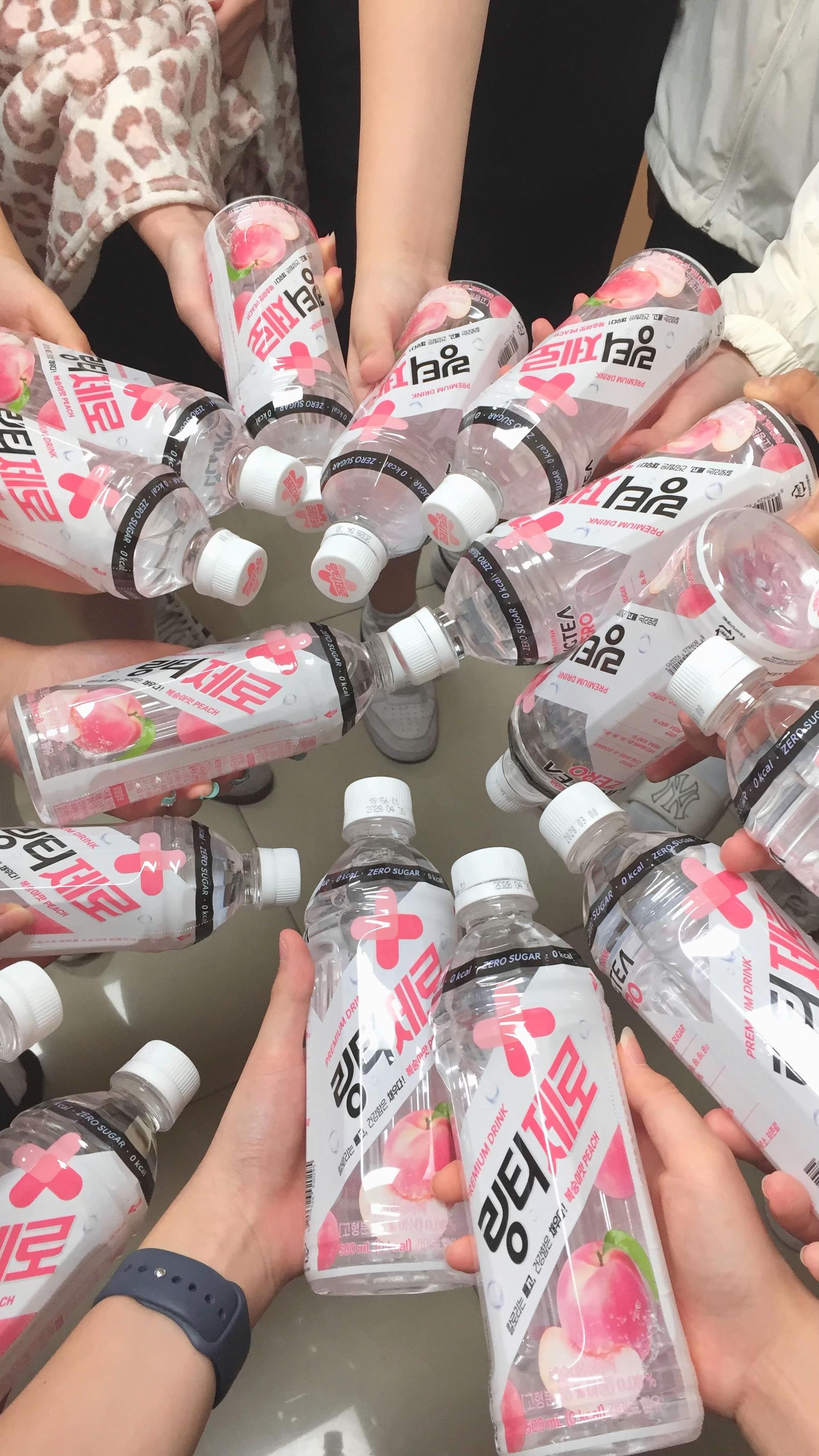 @윤