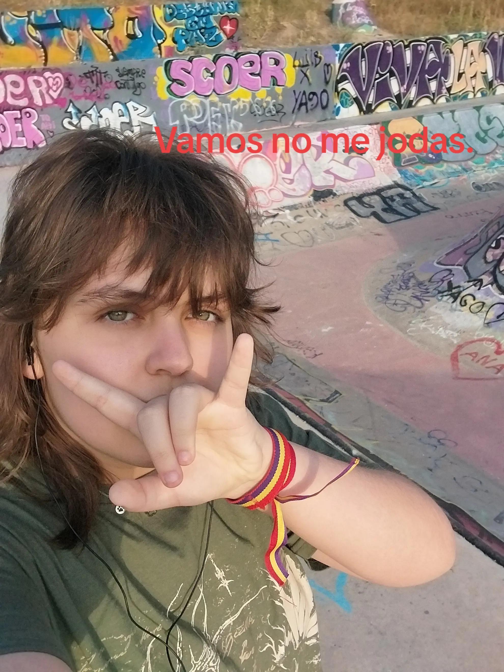 @⛧⃝𝕸ika🦝(rubier🐻🧡)