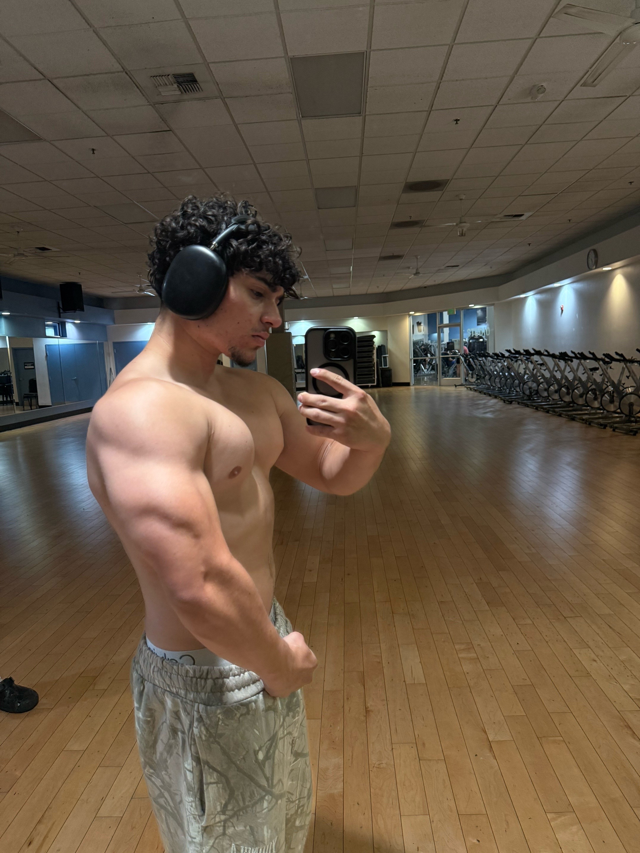 @jonnygoesgym